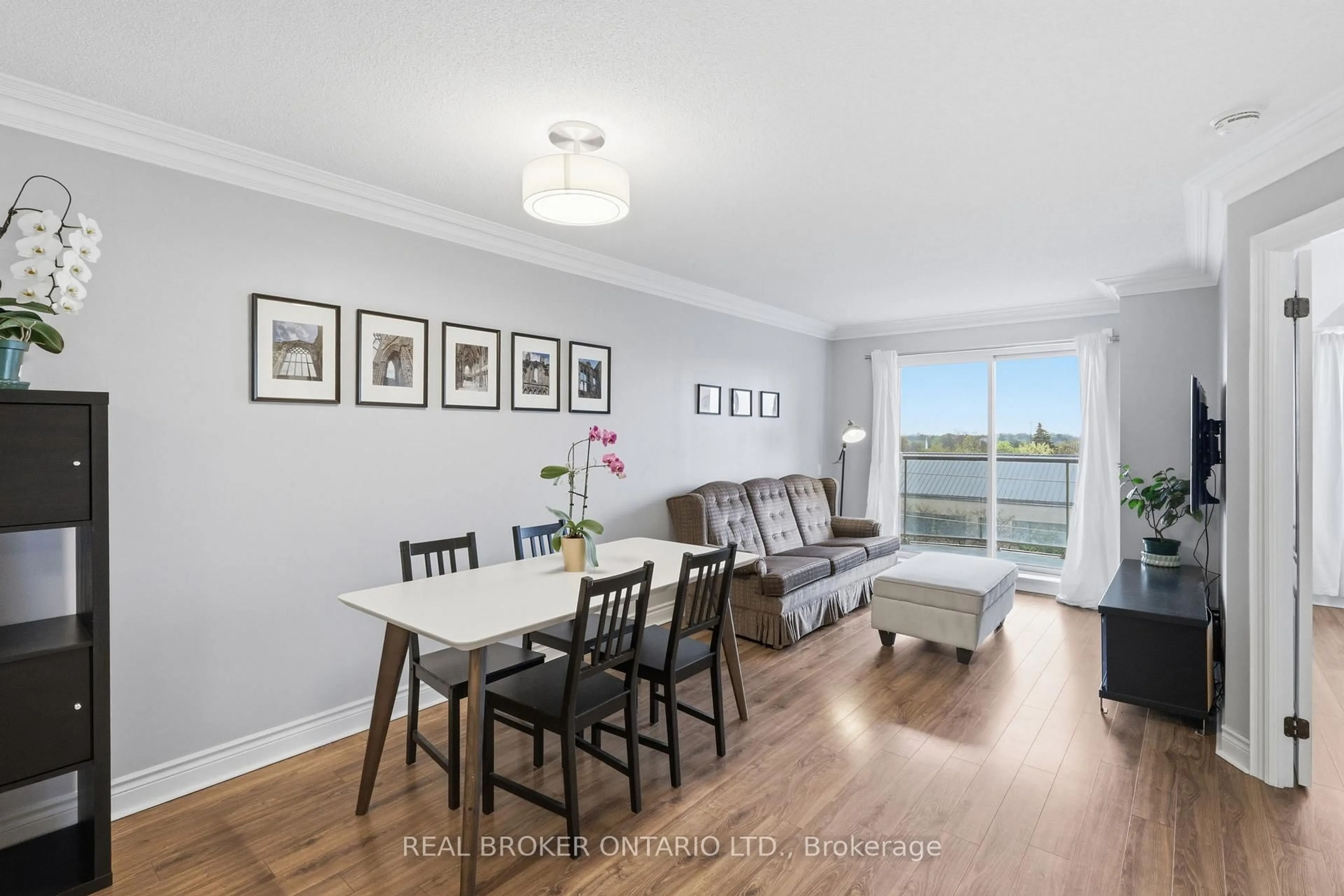 Dining room, wood/laminate floor for 2 Clairtrell Rd #609, Toronto Ontario M2N 7H5