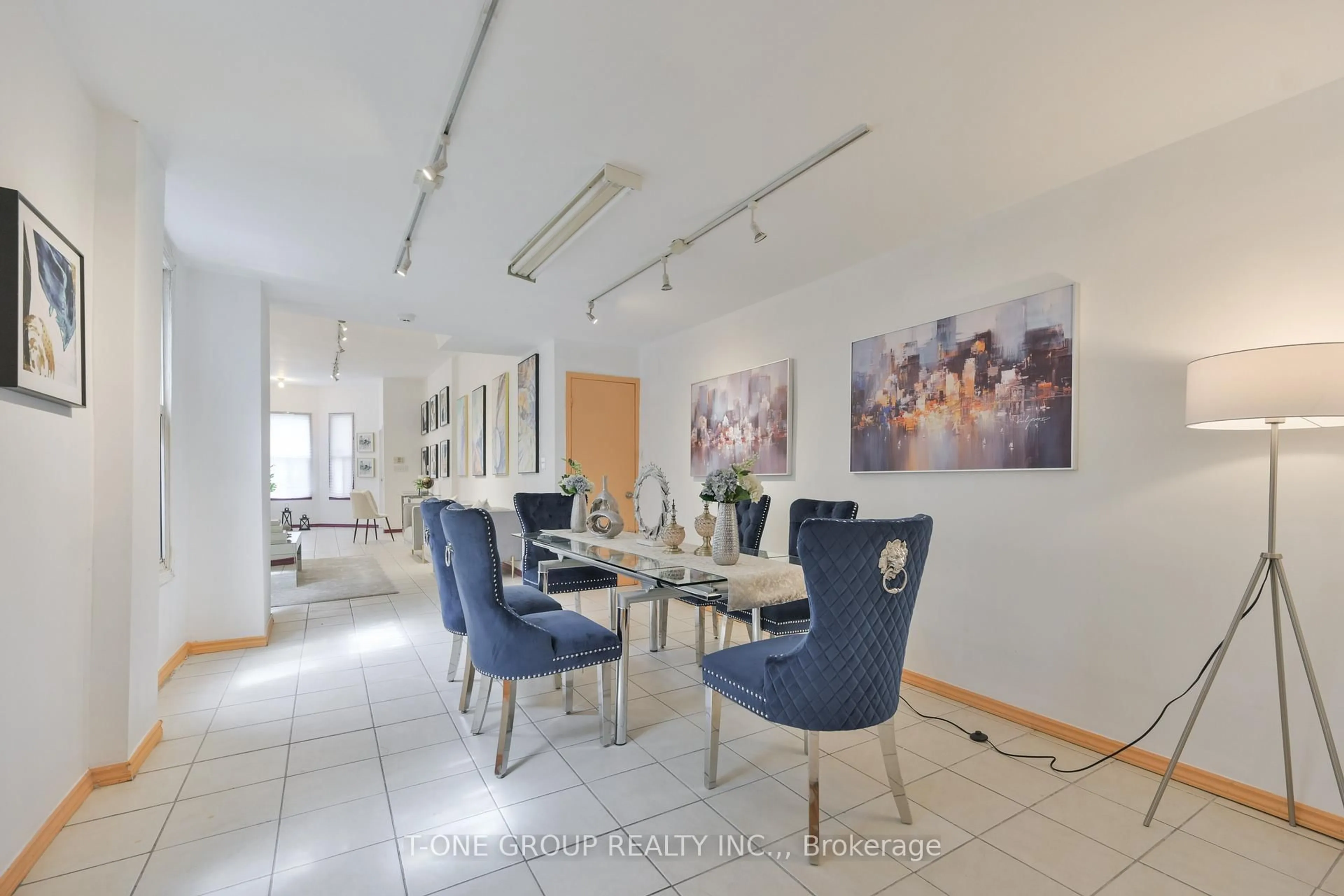 Dining room, unknown for 15 Kensington Ave, Toronto Ontario M5T 2J8