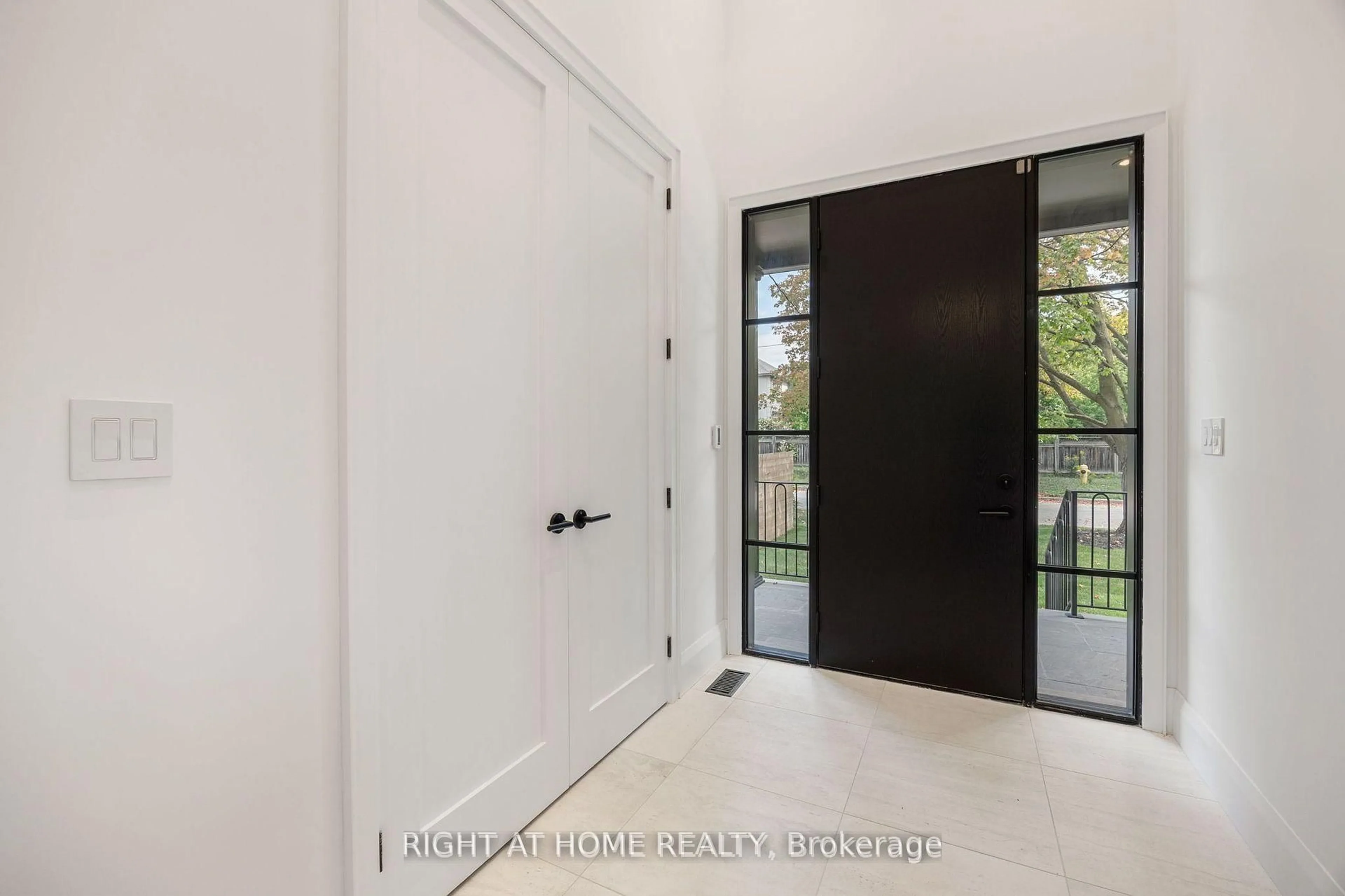 Indoor entryway for 120 Hammell St, Toronto Ontario M3H 2P5