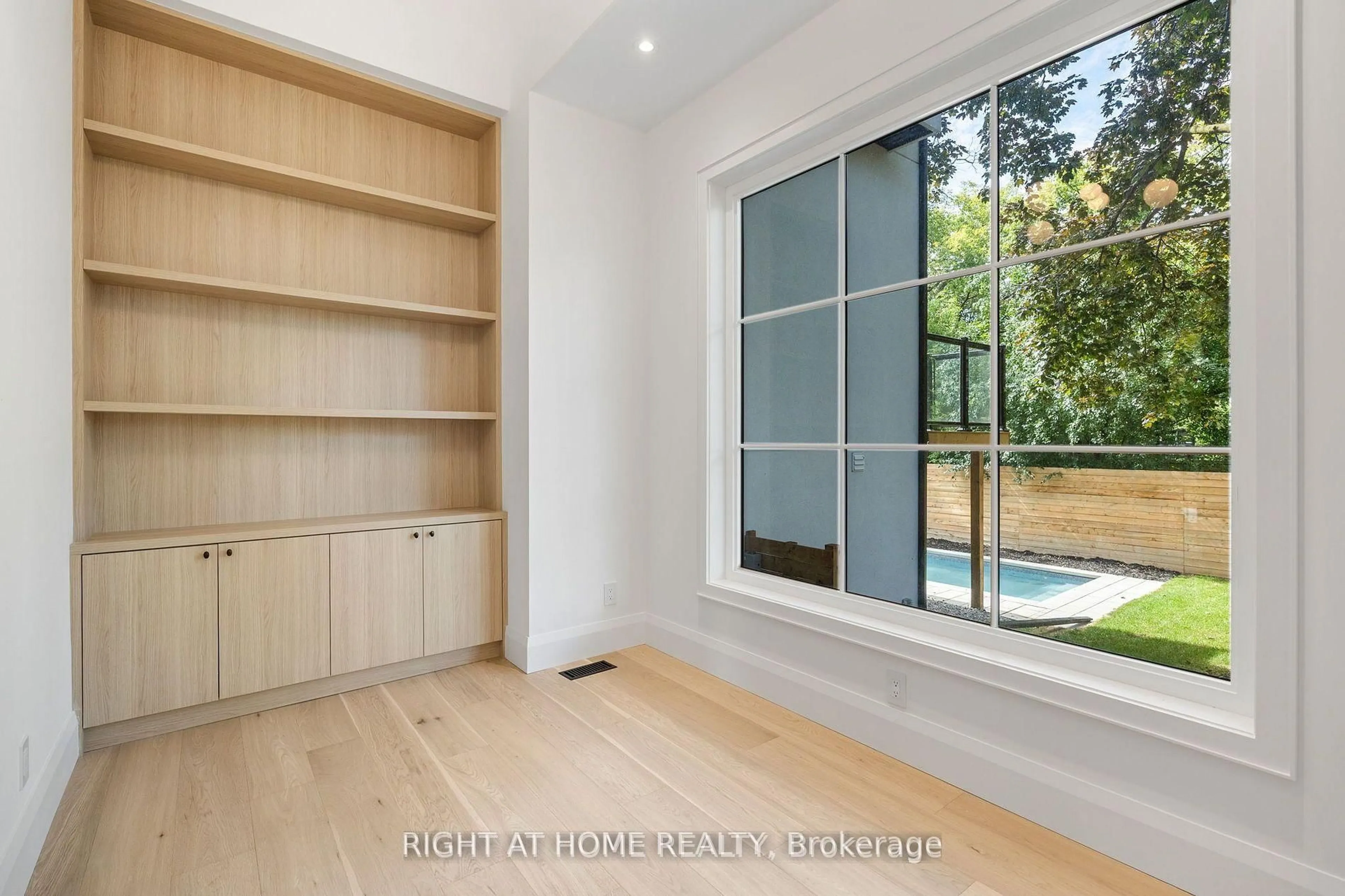 A pic of a room for 120 Hammell St, Toronto Ontario M3H 2P5