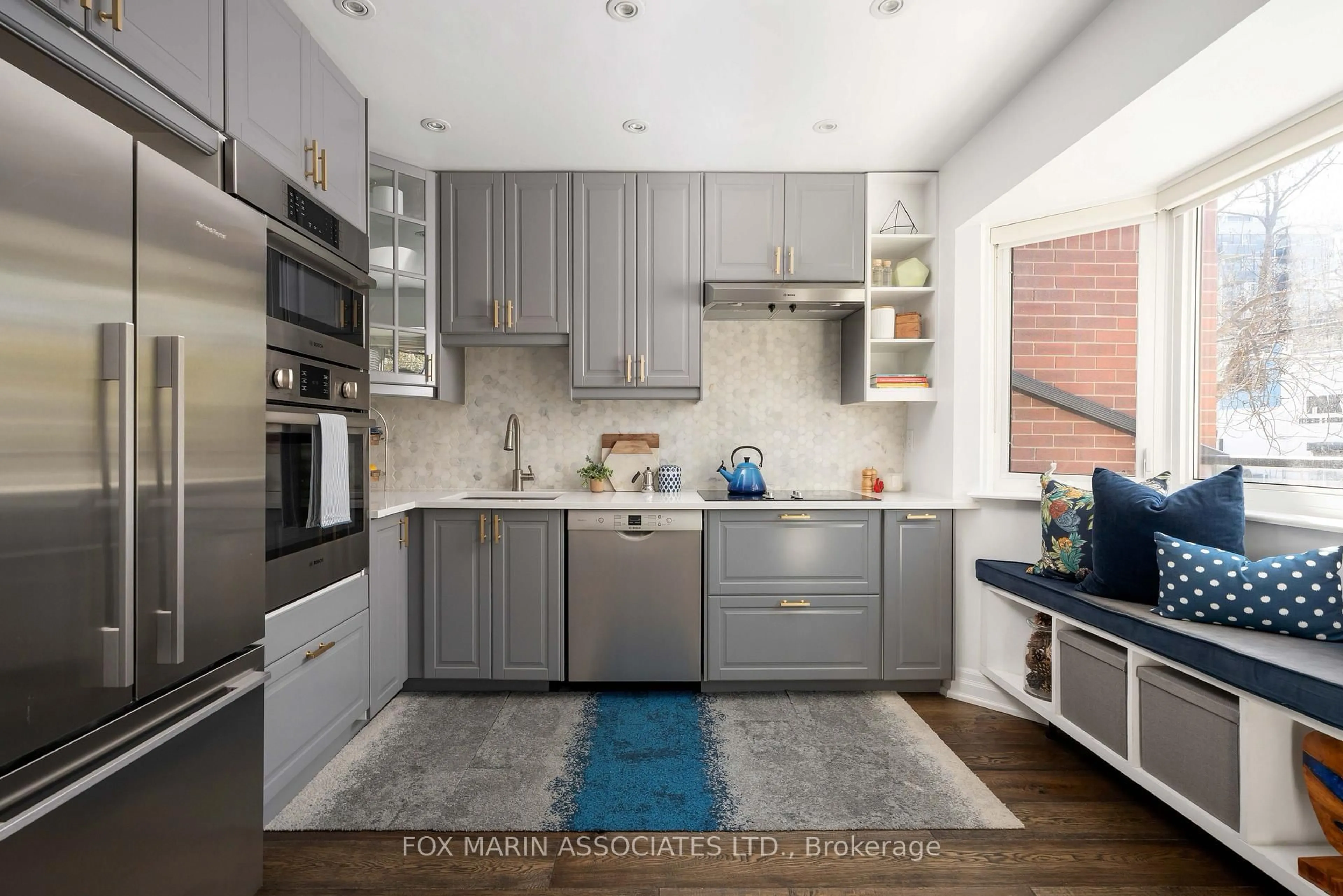 Contemporary kitchen, ceramic/tile floor for 588 Wellington St, Toronto Ontario M5V 2X5