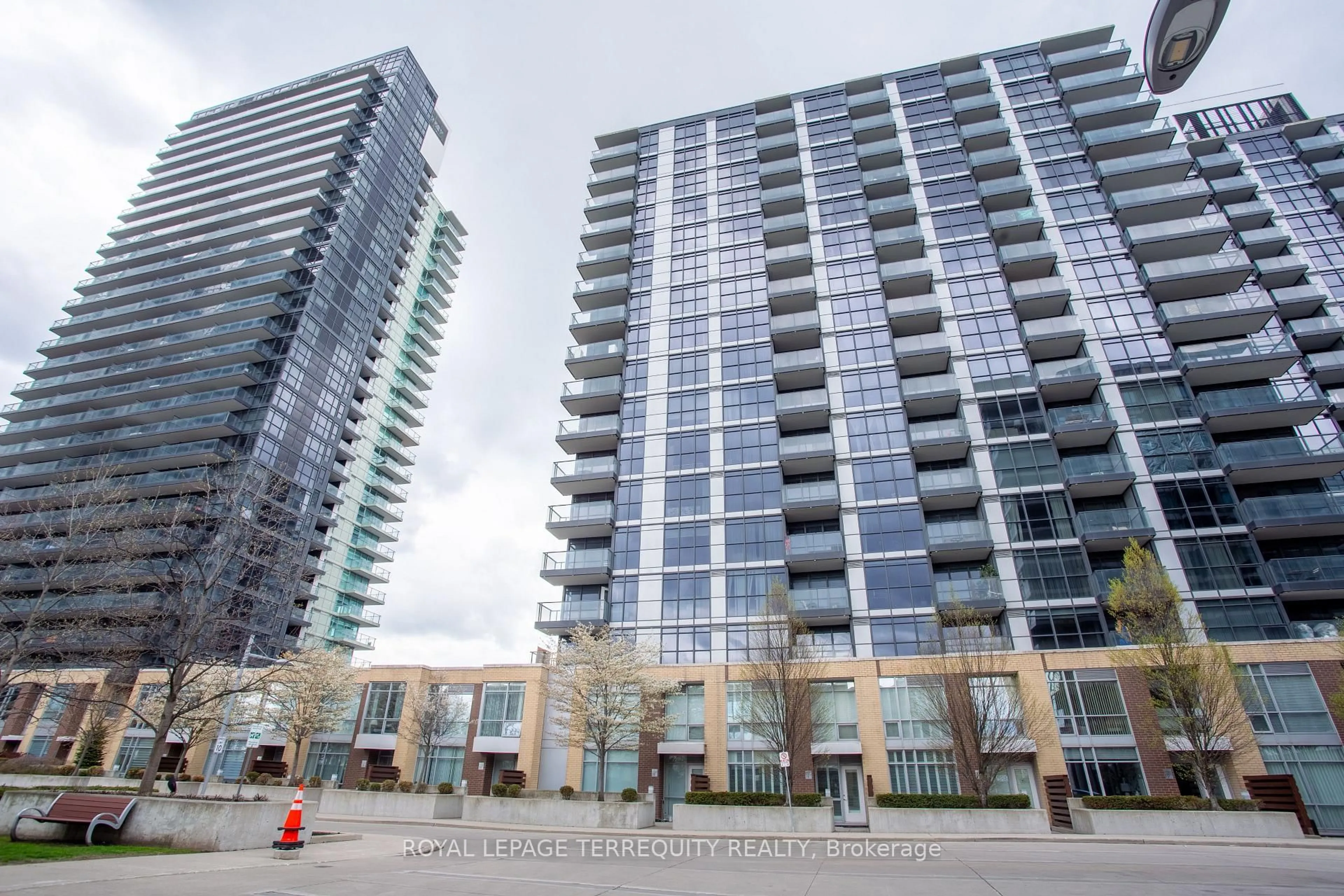 A pic from outside/outdoor area/front of a property/back of a property/a pic from drone, unknown for 19 Singer Crt #221, Toronto Ontario M2K 0B2