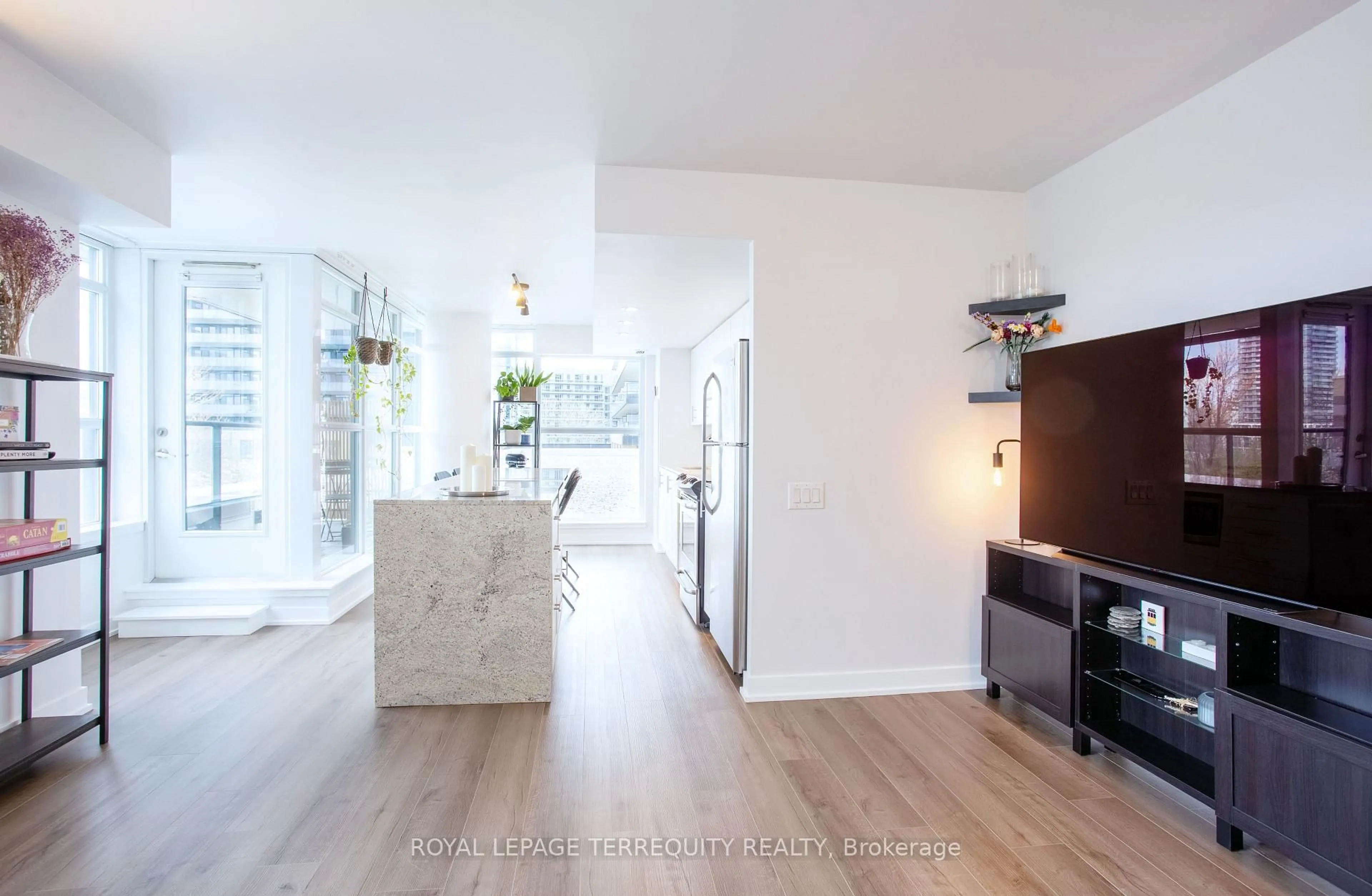 Open concept kitchen, unknown for 19 Singer Crt #221, Toronto Ontario M2K 0B2