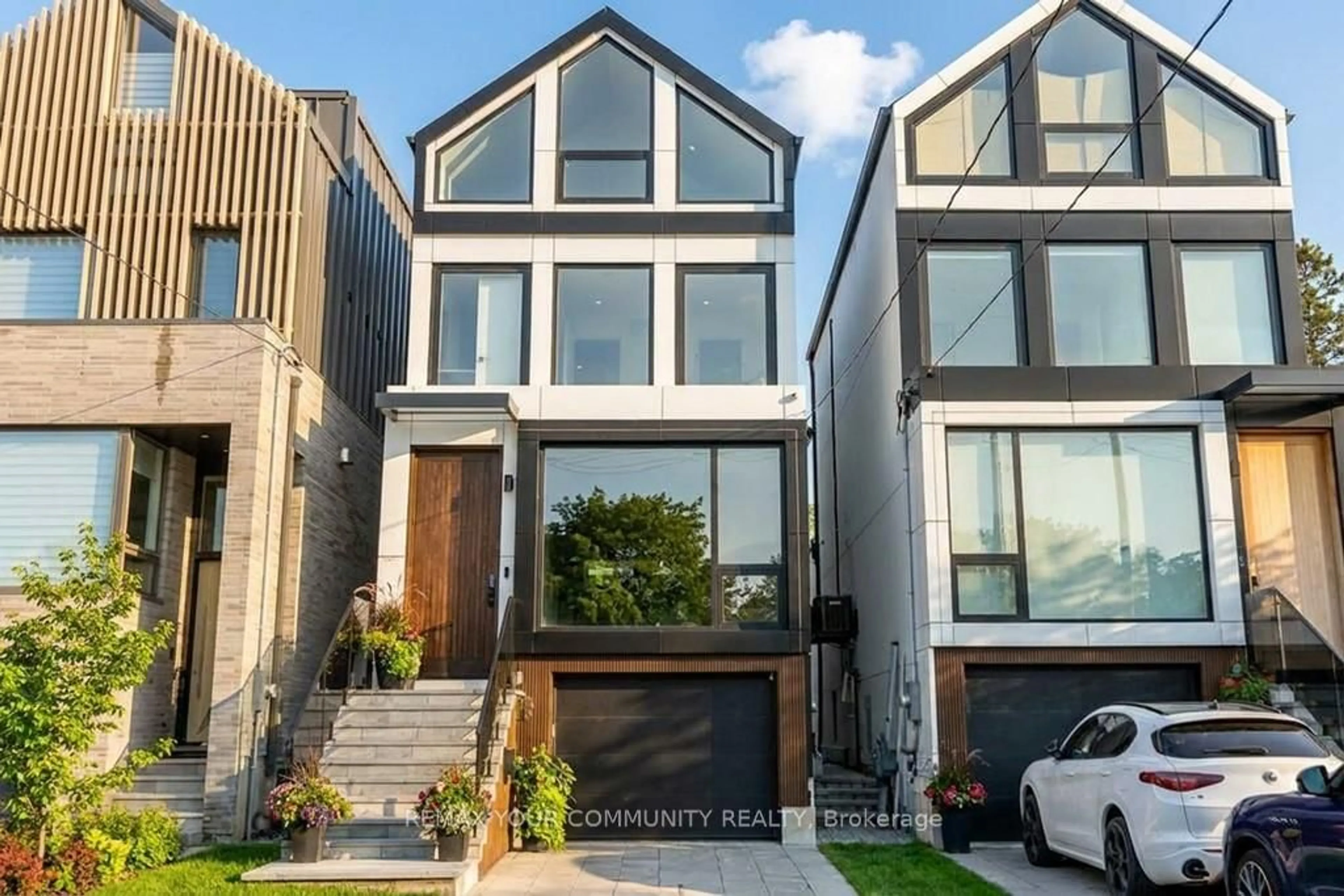 Home with brick exterior material, street for 2970A Bayview Ave, Toronto Ontario M2N 5K7