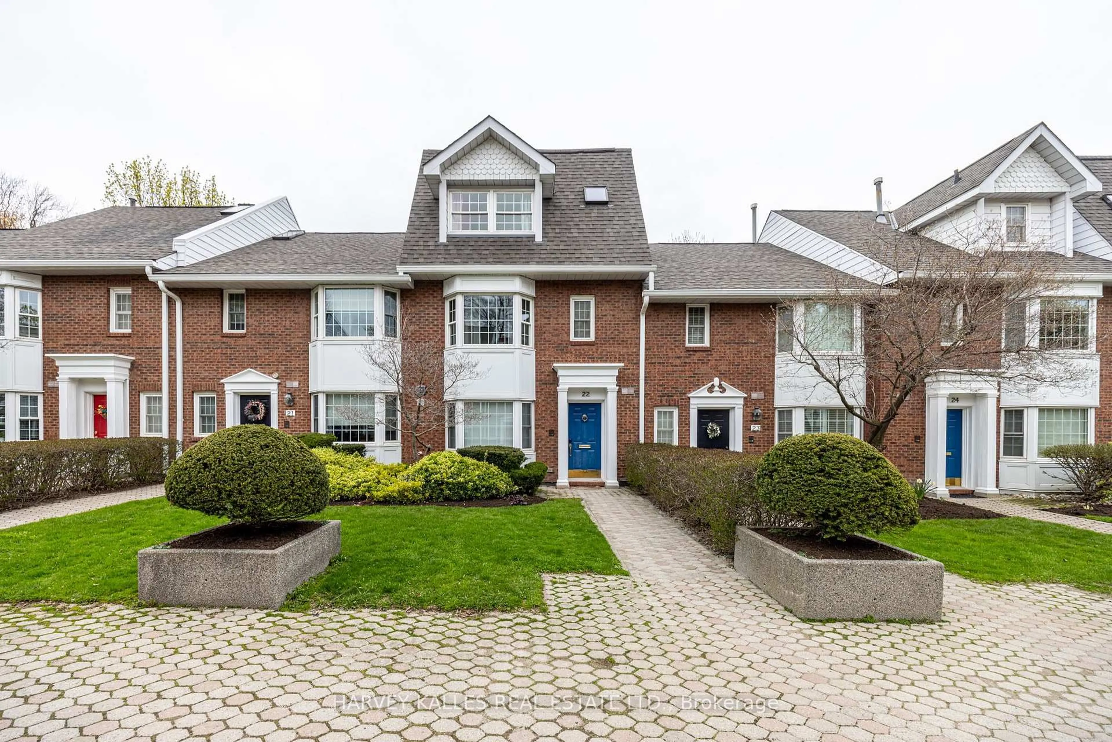 Home with brick exterior material, street for 240 Broadway Ave #22, Toronto Ontario M4P 1V9