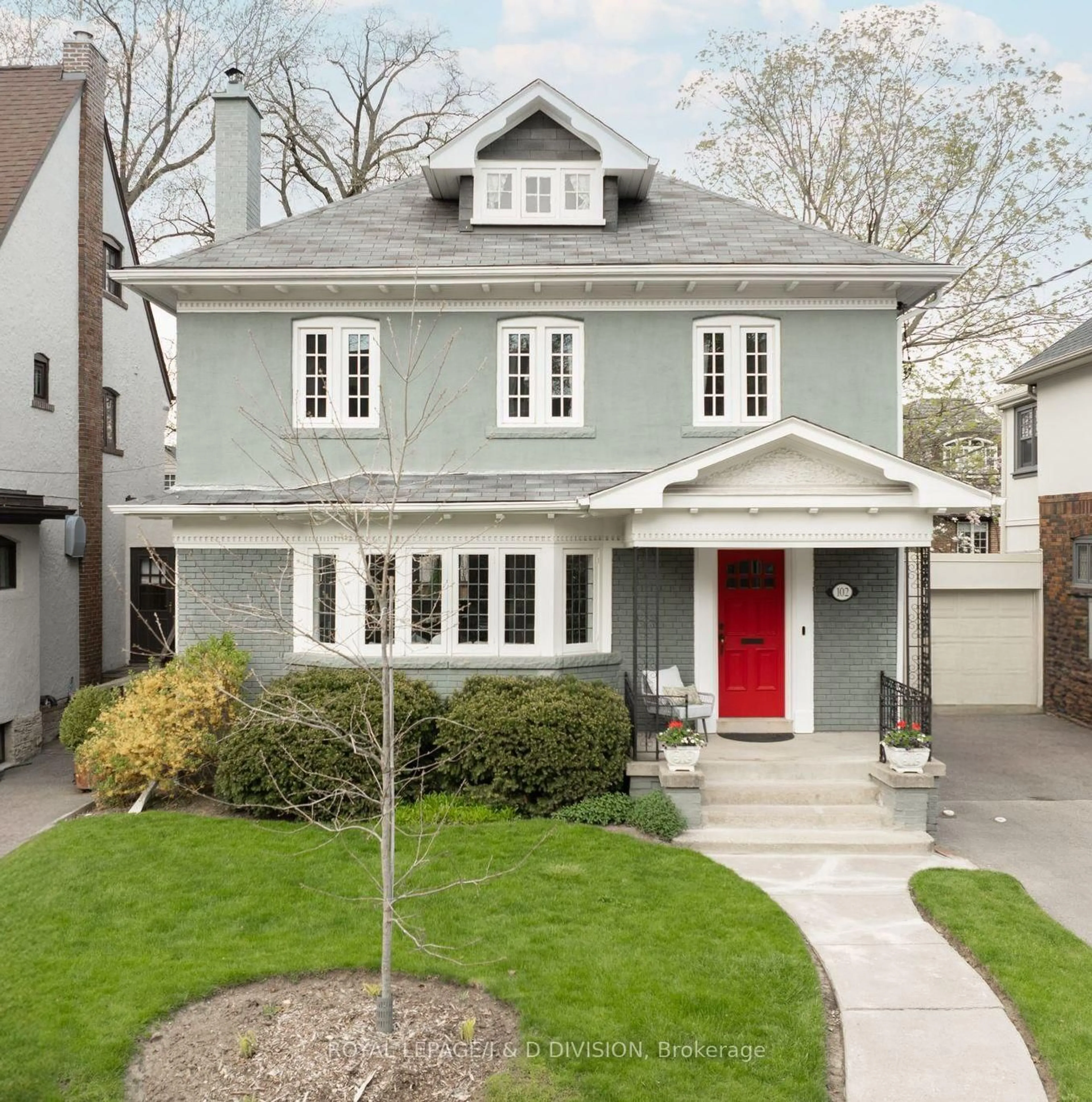 Home with vinyl exterior material, street for 102 Ridge Dr, Toronto Ontario M4T 1B8