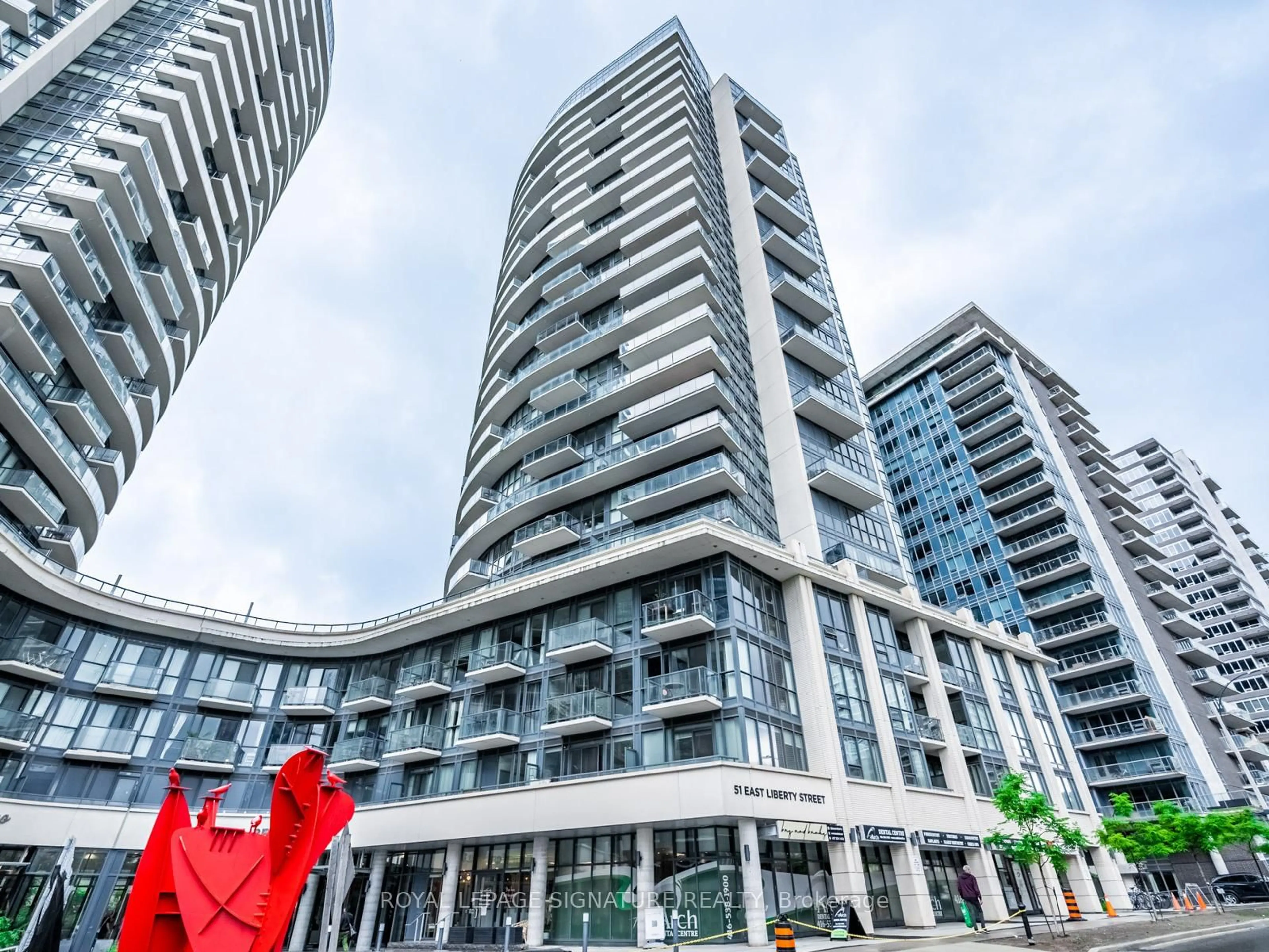 Indoor foyer for 51 East Liberty St #2102, Toronto Ontario M6K 3P8