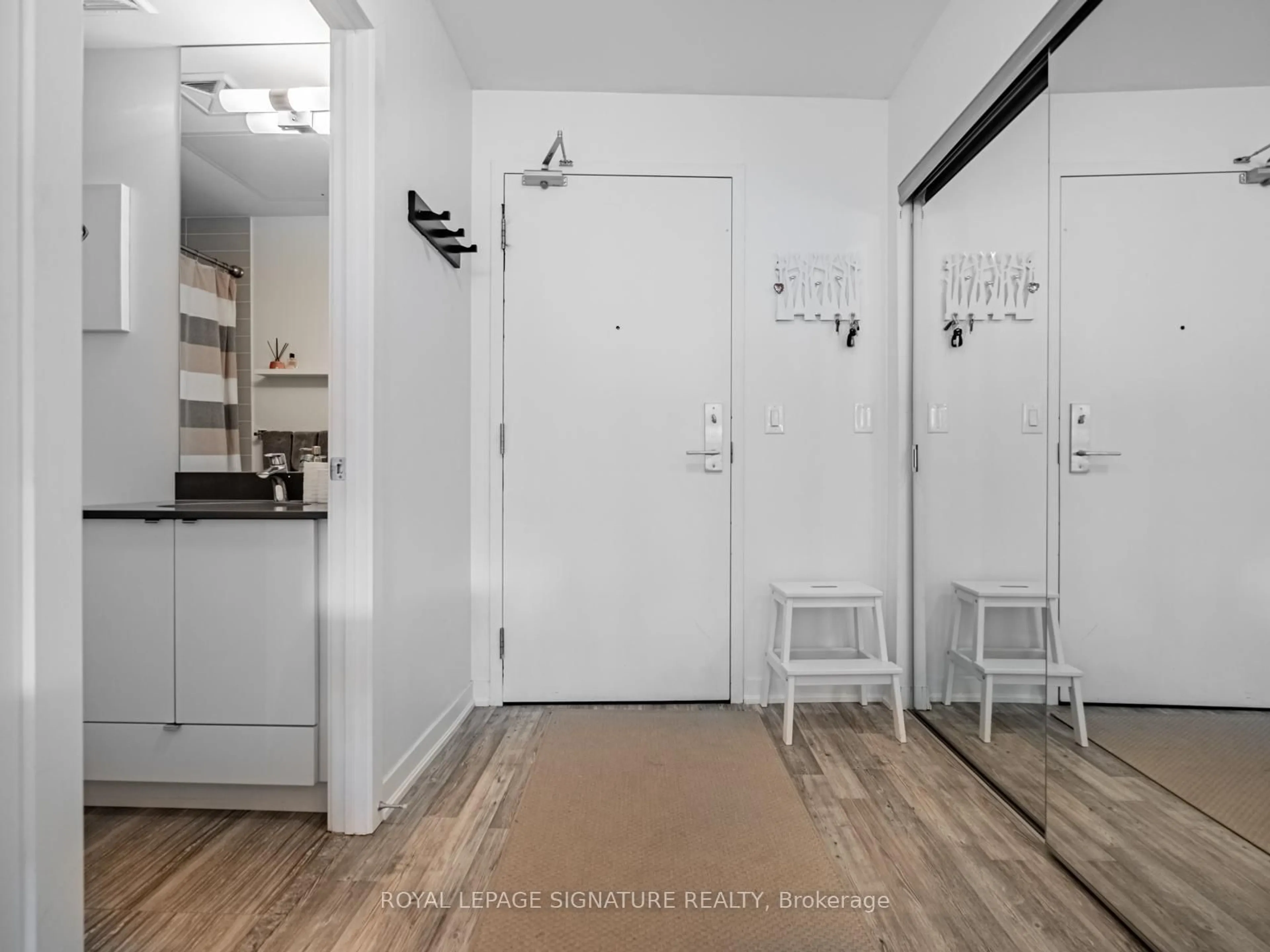 Indoor entryway for 51 East Liberty St #2102, Toronto Ontario M6K 3P8