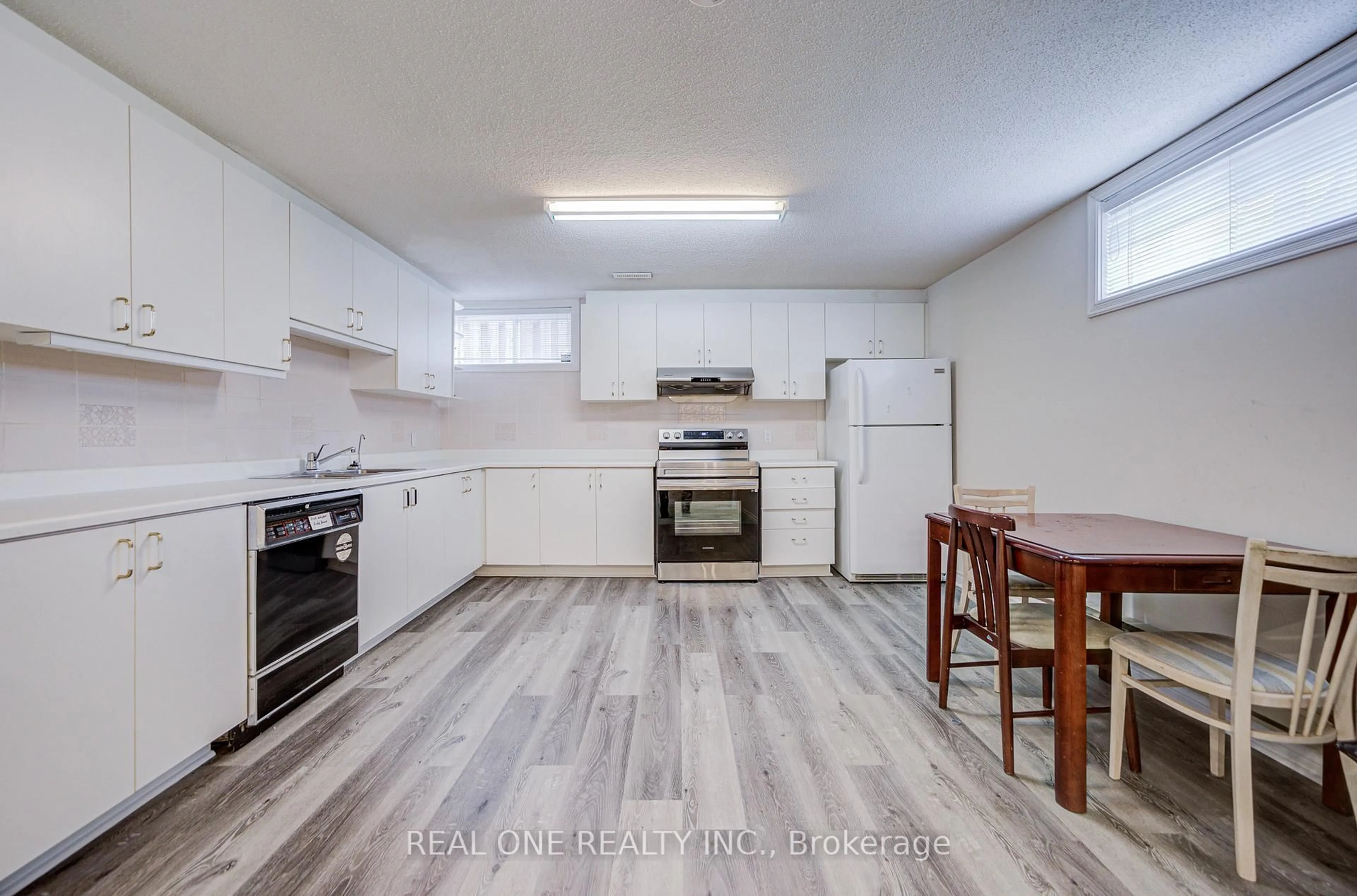 Standard kitchen, unknown for 261 Mckee Ave, Toronto Ontario M2N 4E2