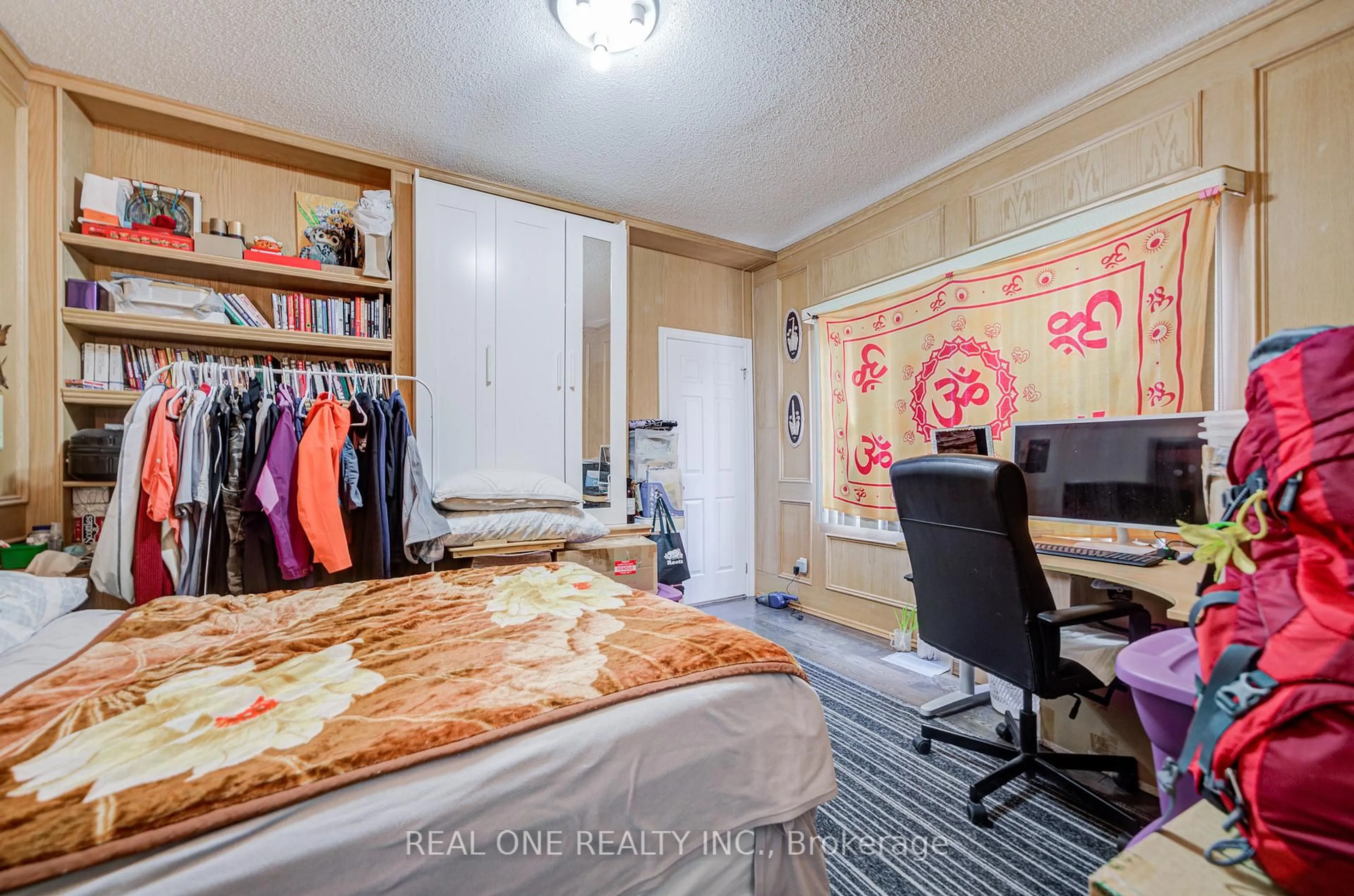 A pic of a room for 261 Mckee Ave, Toronto Ontario M2N 4E2