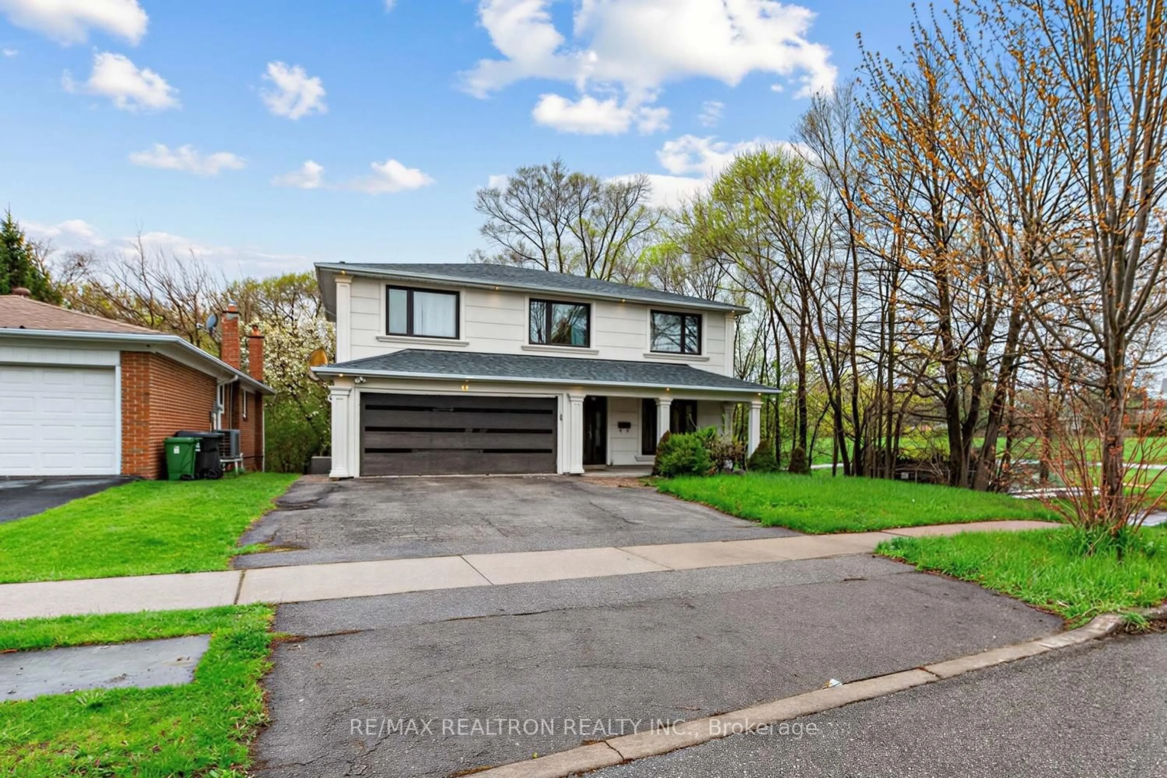 Home with brick exterior material, street for 44 Pineway Blvd, Toronto Ontario M2H 1A1