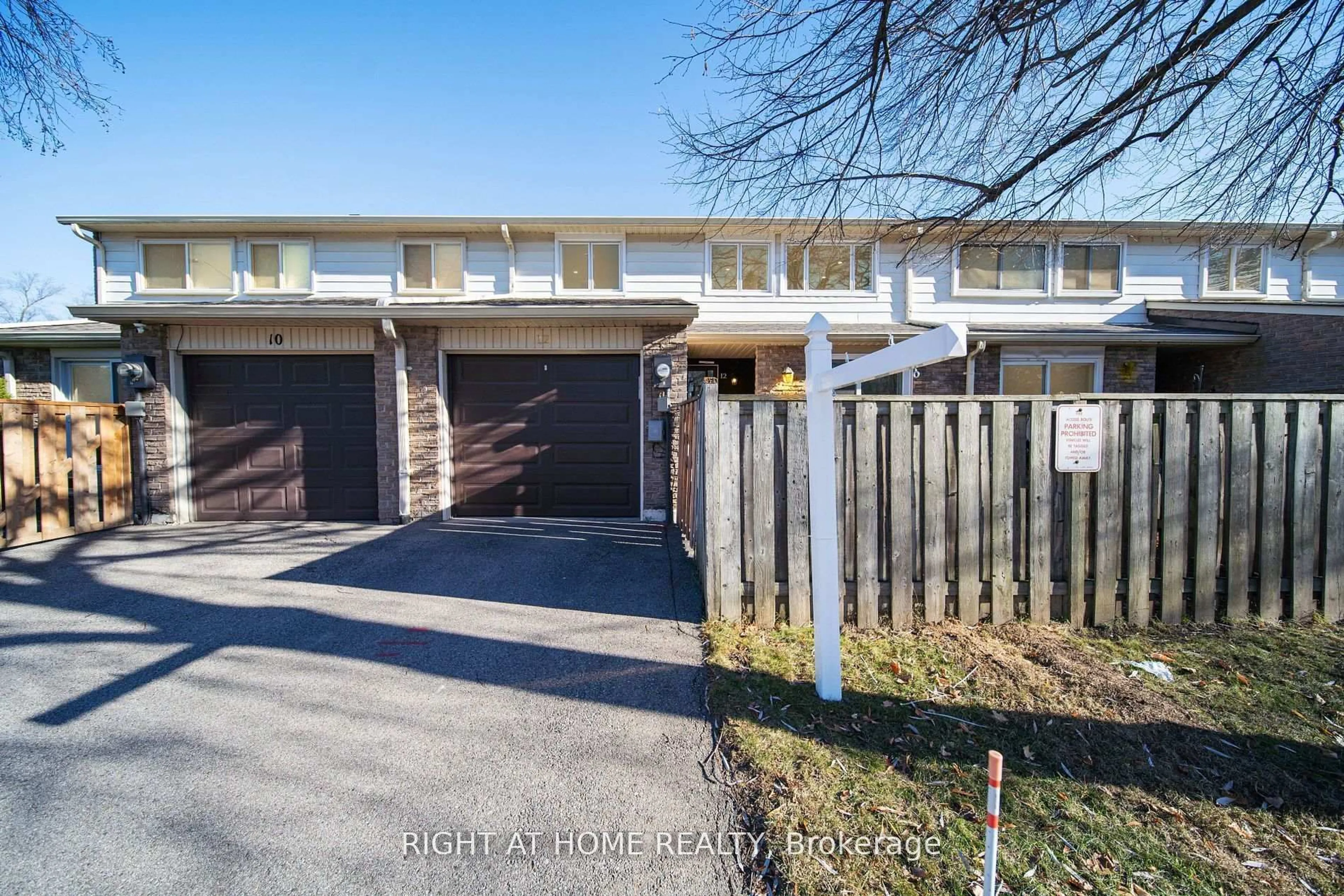 A pic from outside/outdoor area/front of a property/back of a property/a pic from drone, street for 12 Lace Fernway Way, Toronto Ontario M2J 4L9