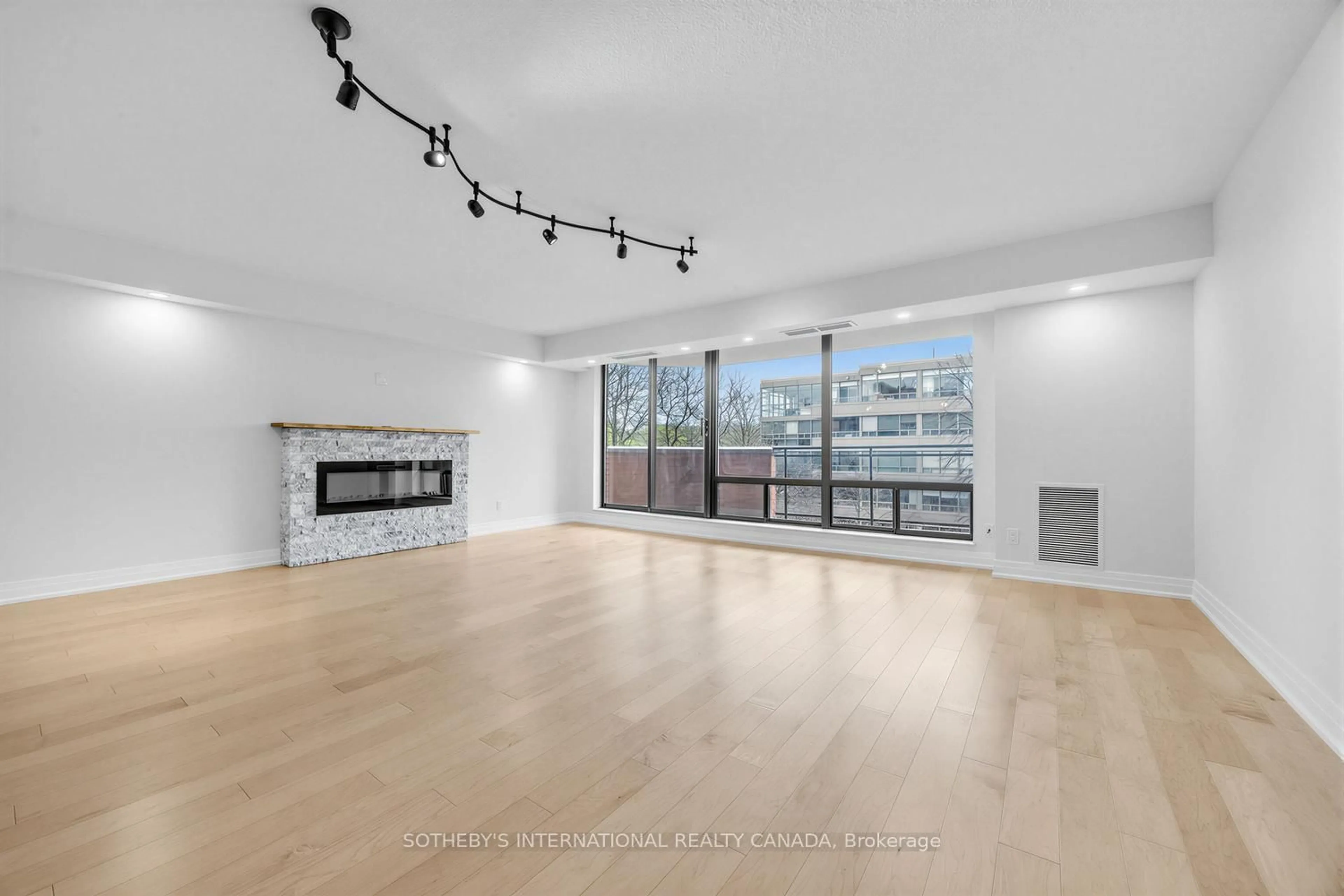 Unknown for 260 Heath St #410, Toronto Ontario M5P 3L6