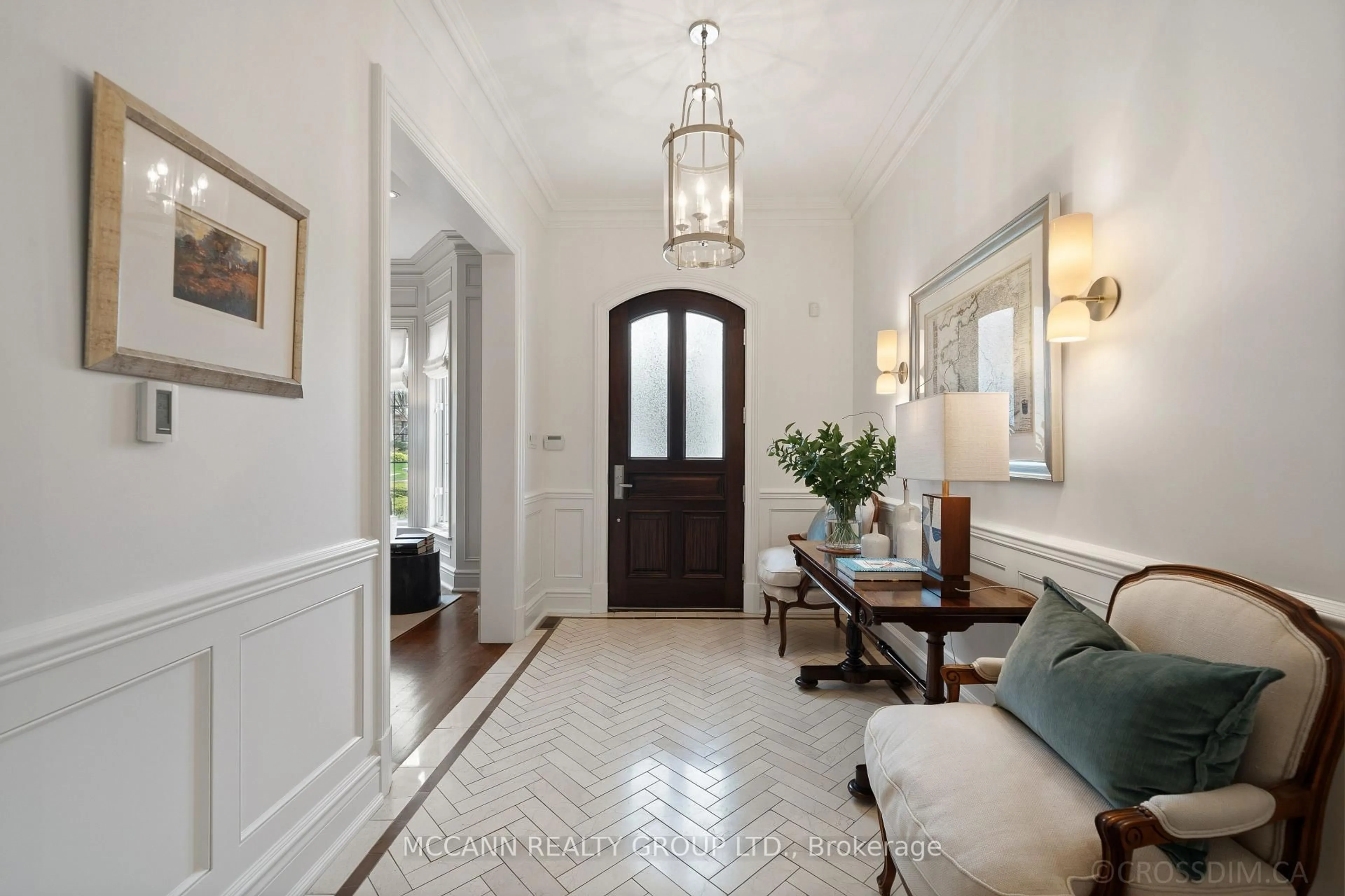 Indoor entryway for 205 Rosemary Rd, Toronto Ontario M5P 3E2
