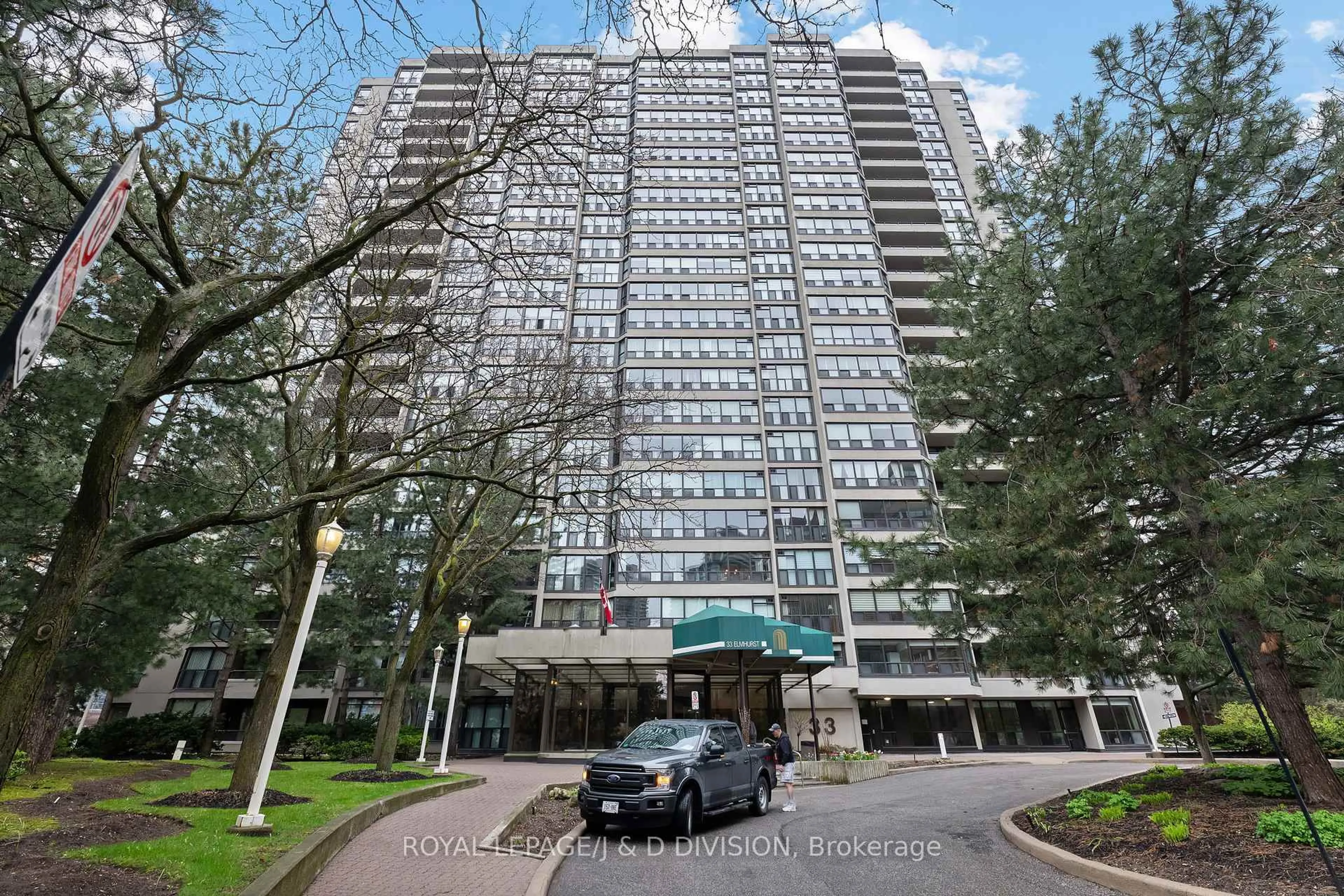 Indoor foyer for 33 Elmhurst Ave #1201, Toronto Ontario M2N 6G8