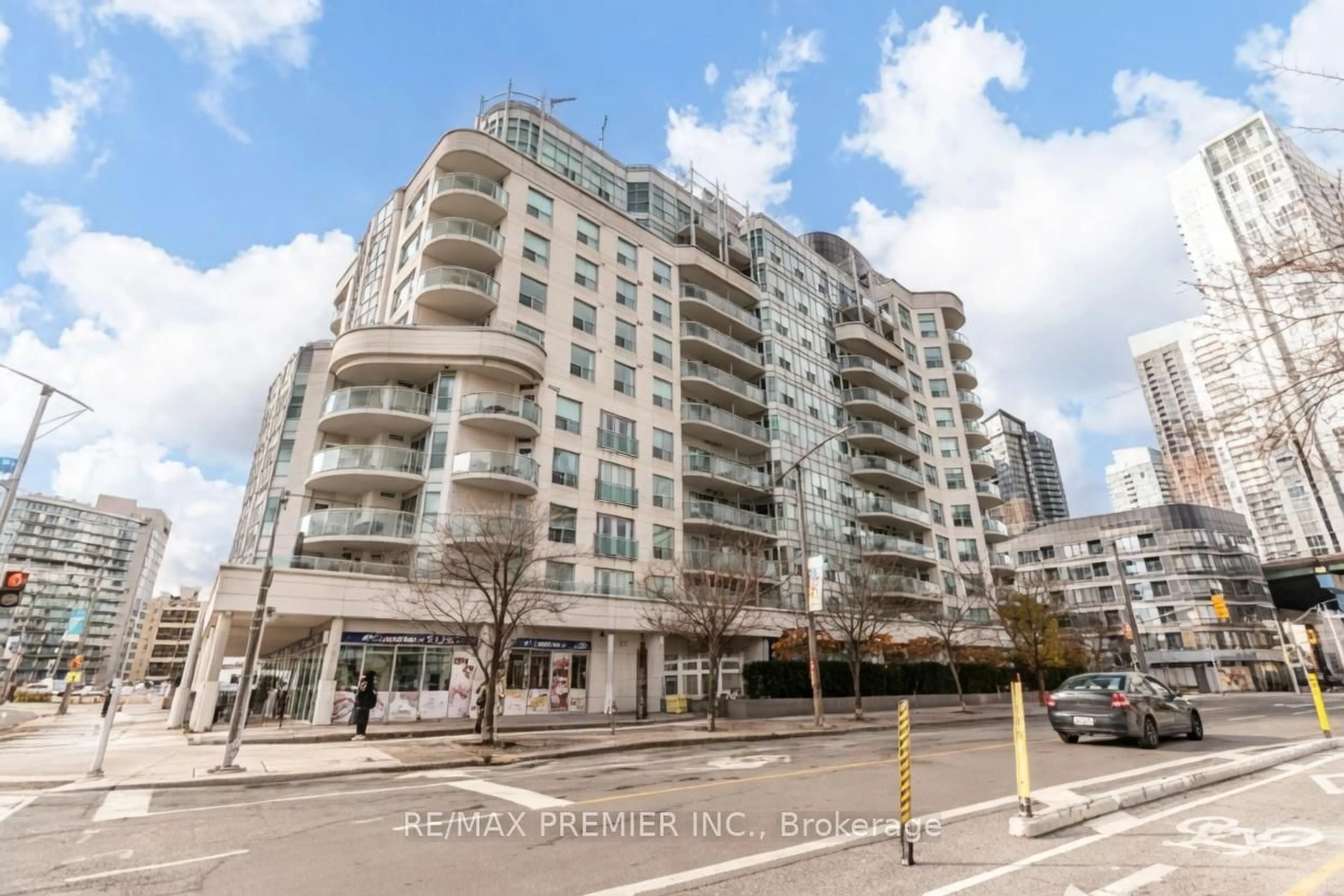 Unknown for 600 Queens Quay #719, Toronto Ontario M5V 3M3