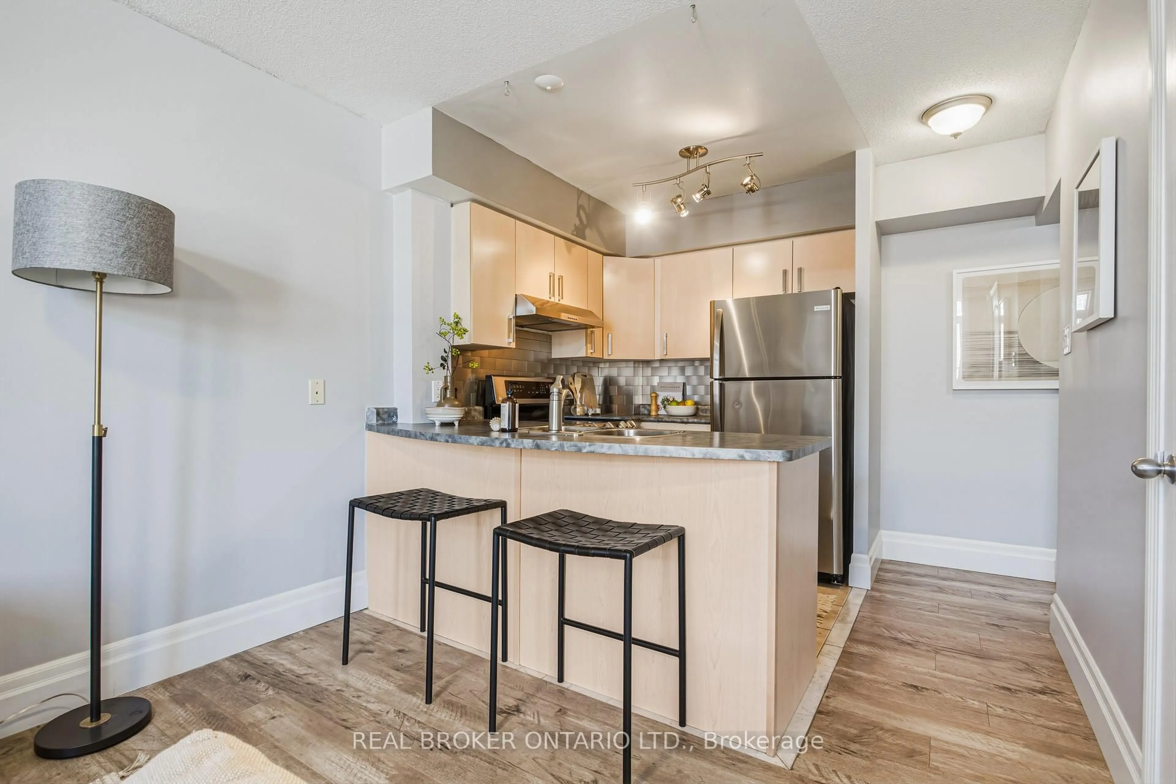 Open concept kitchen, unknown for 31 Sudbury St #3103, Toronto Ontario M6J 3W6