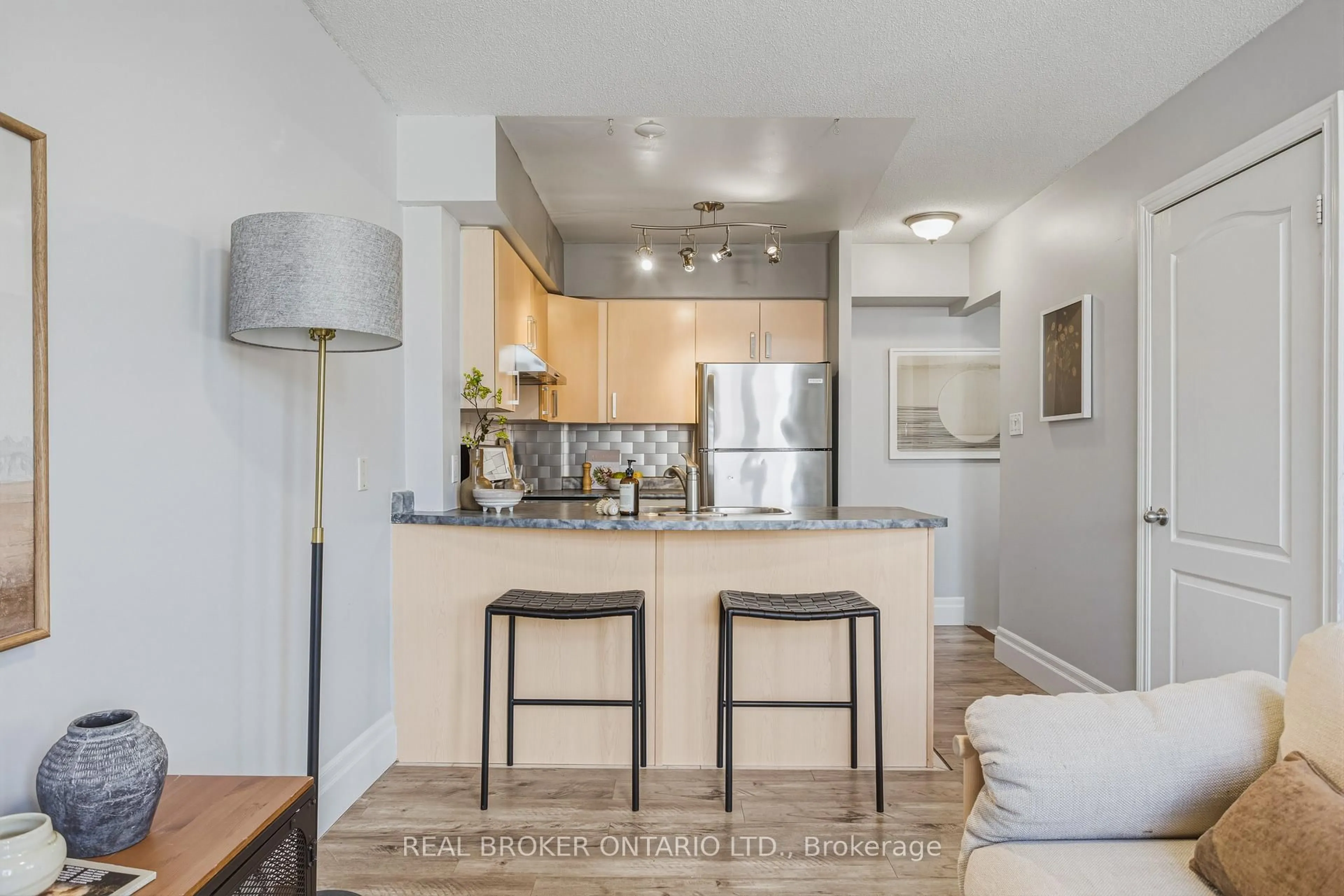 Open concept kitchen, unknown for 31 Sudbury St #3103, Toronto Ontario M6J 3W6
