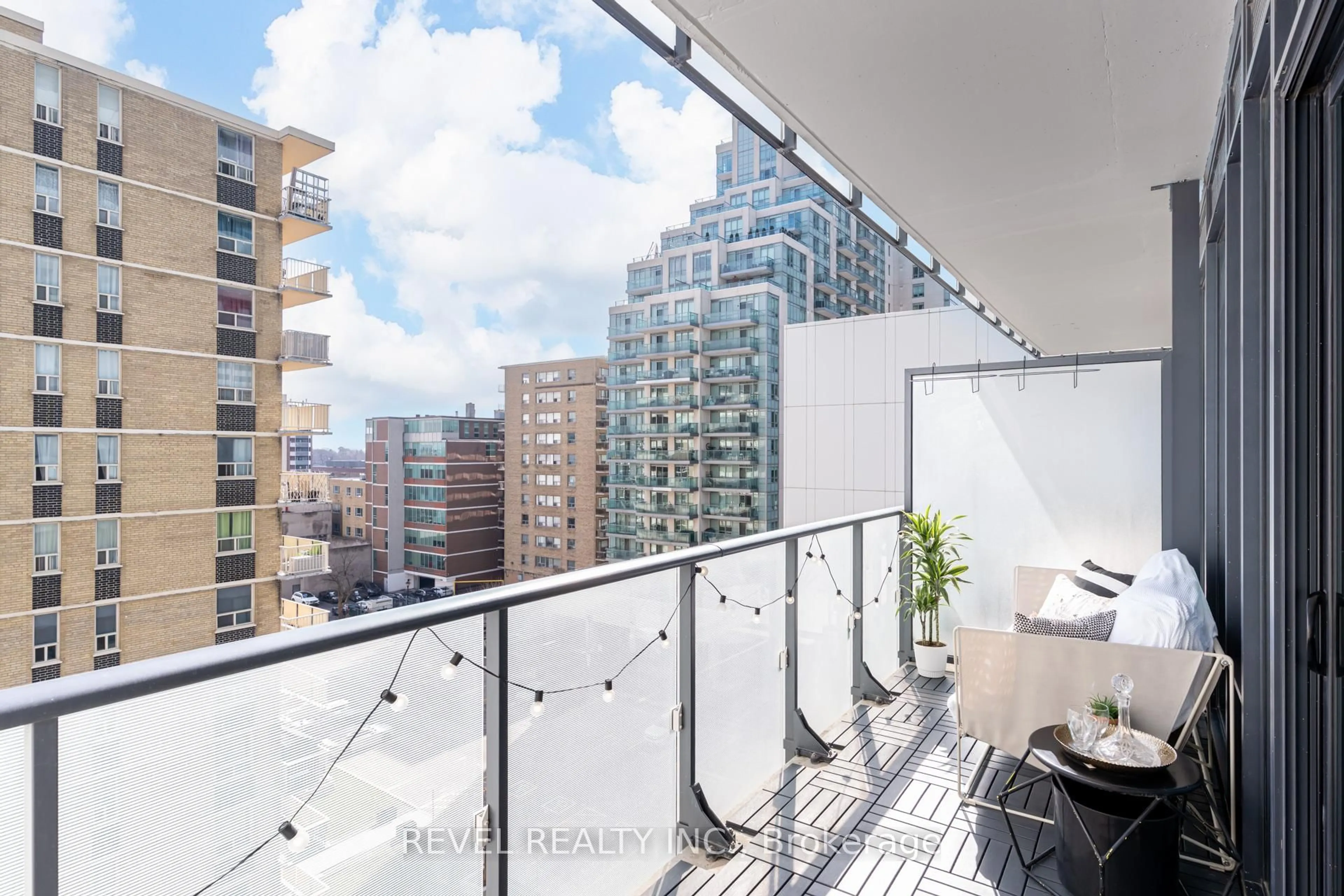 Balcony in the apartment, city buildings view from balcony for 185 Roehampton Ave #609, Toronto Ontario M4P 0C6