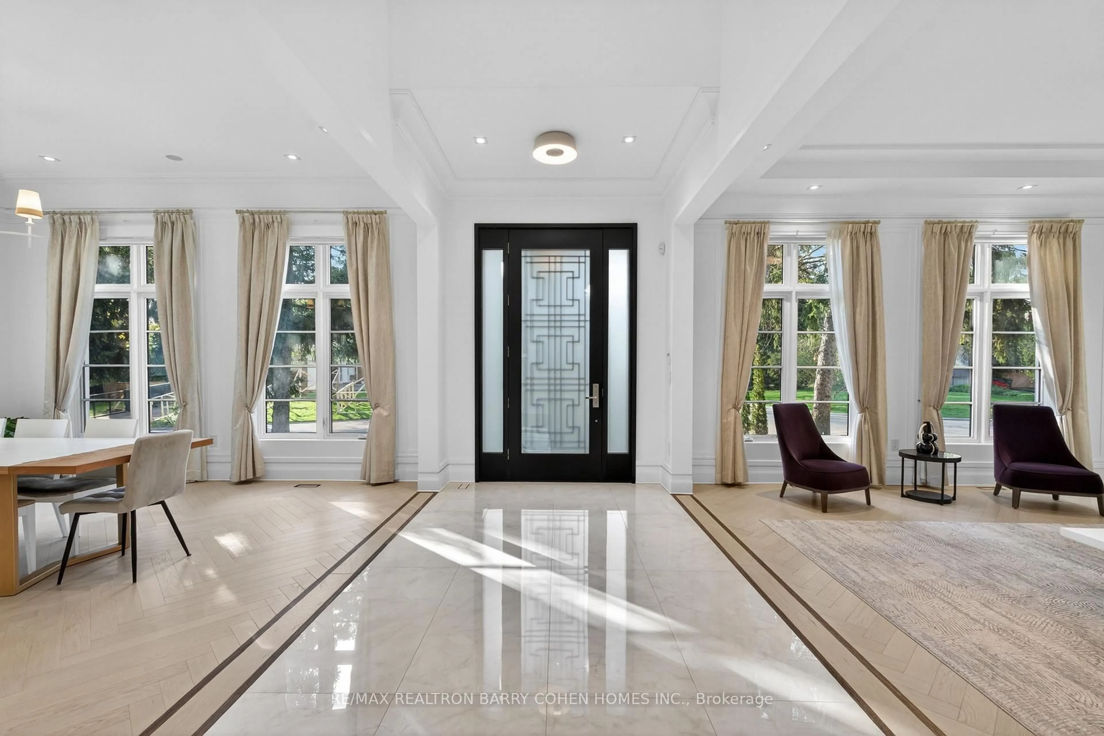 Indoor foyer for 34 Greengate Rd, Toronto Ontario M3B 1E8