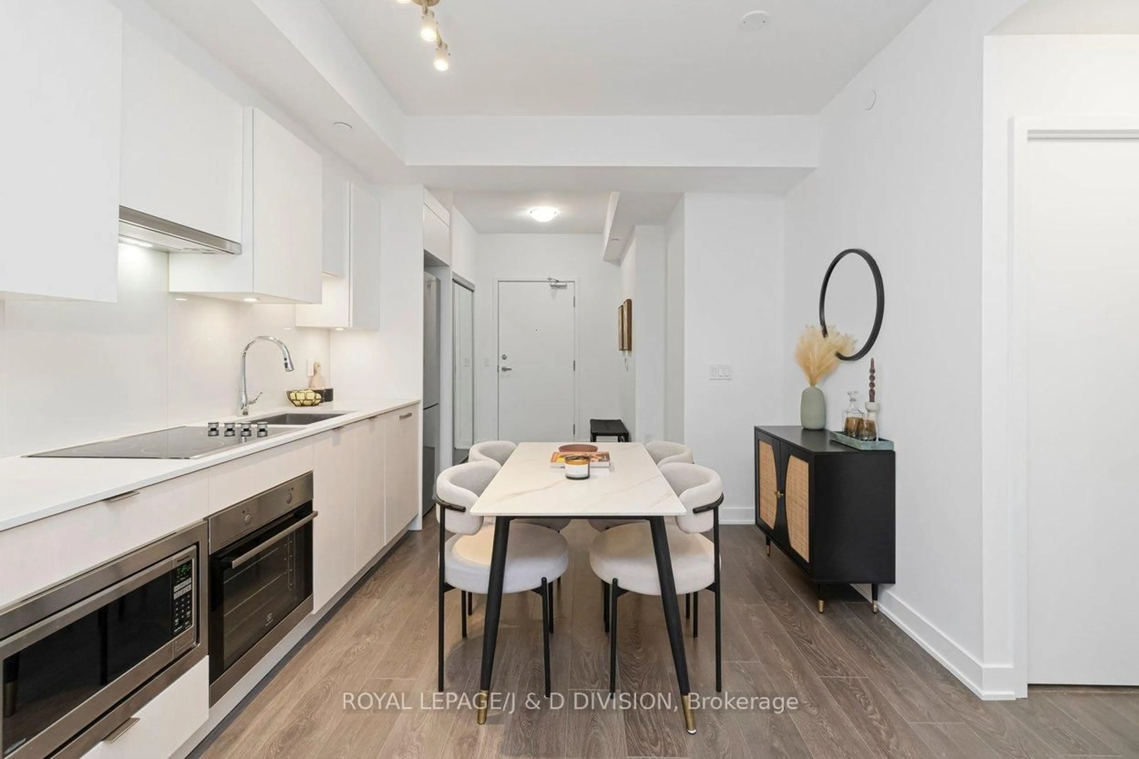 Standard kitchen, unknown for 99 Broadway Ave #1807, Toronto Ontario M4P 0E3