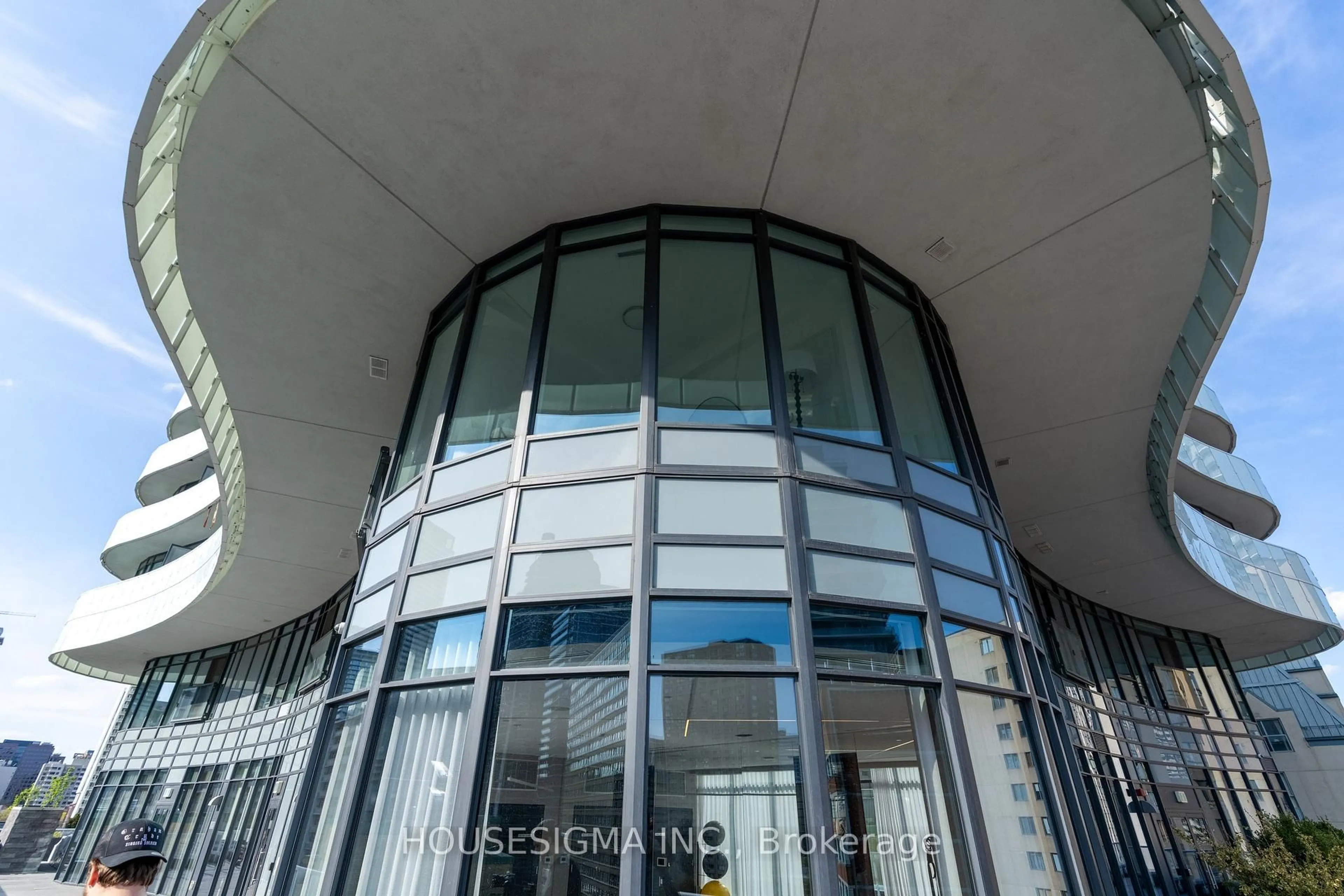 Indoor foyer for 403 Church St #902, Toronto Ontario M4Y 2C2