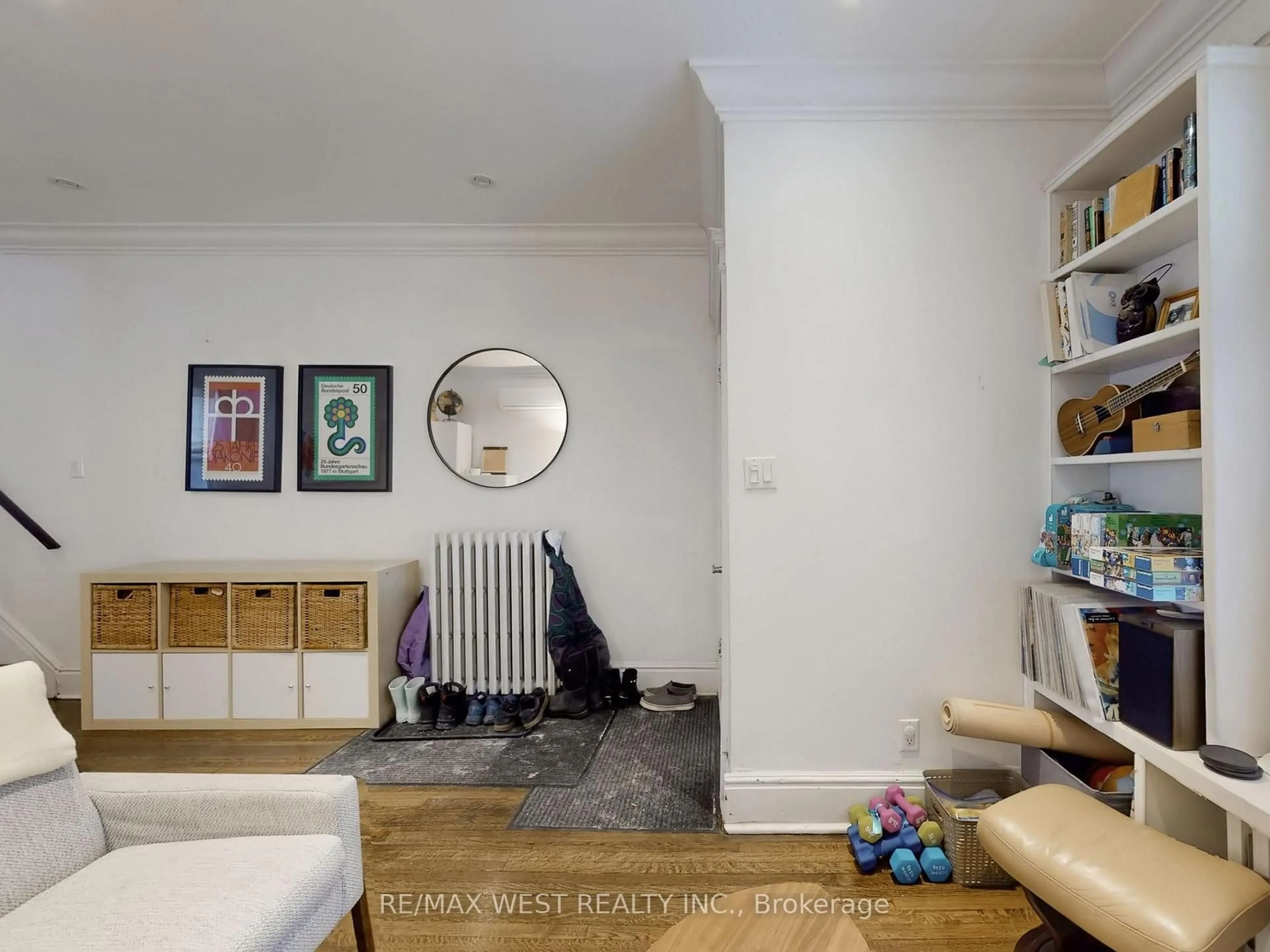 A pic of a room for 91 Olive Ave, Toronto Ontario M6G 1V2