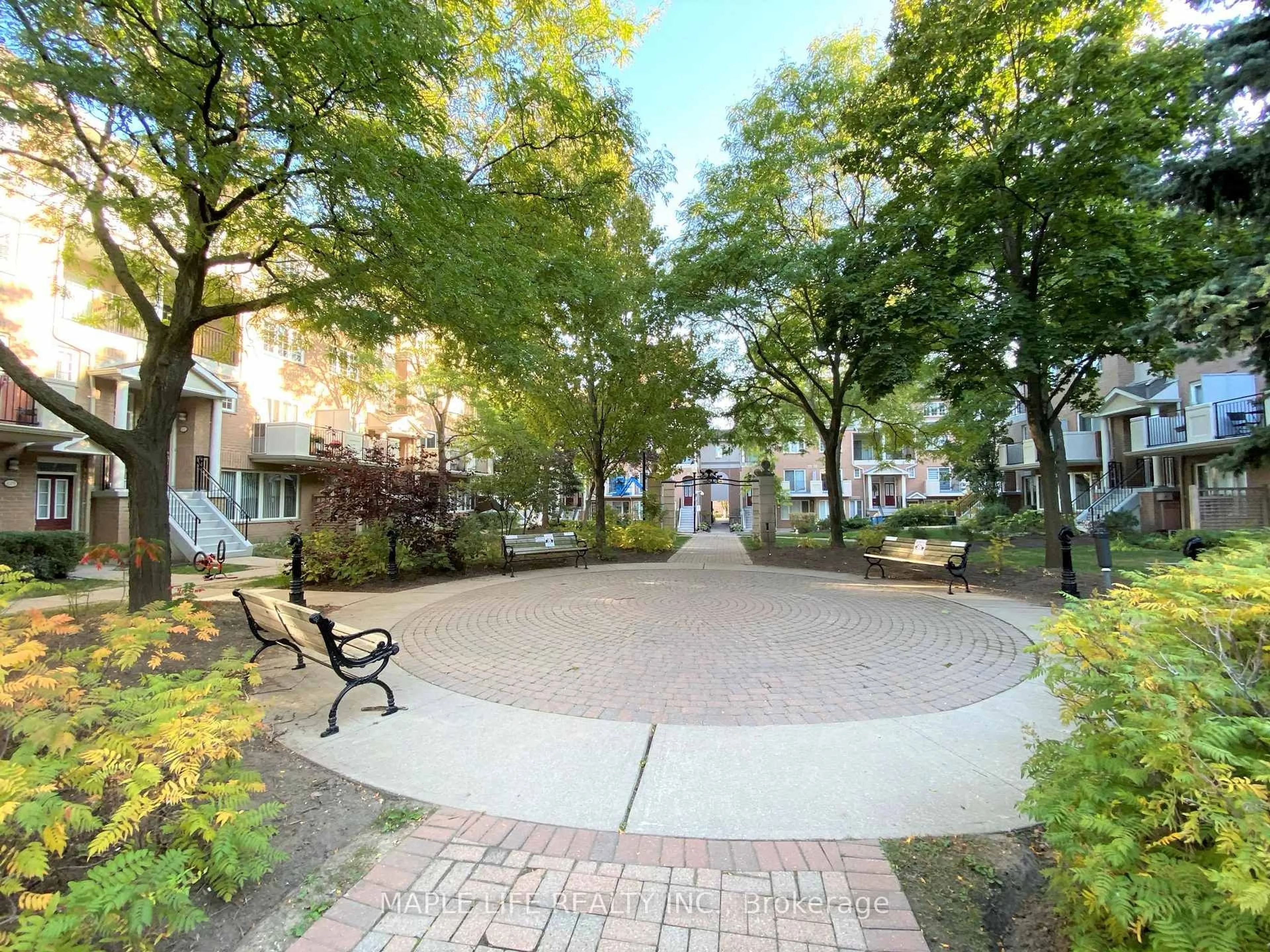 Patio, street for 623 Grandview Way, Toronto Ontario M2N 6V4