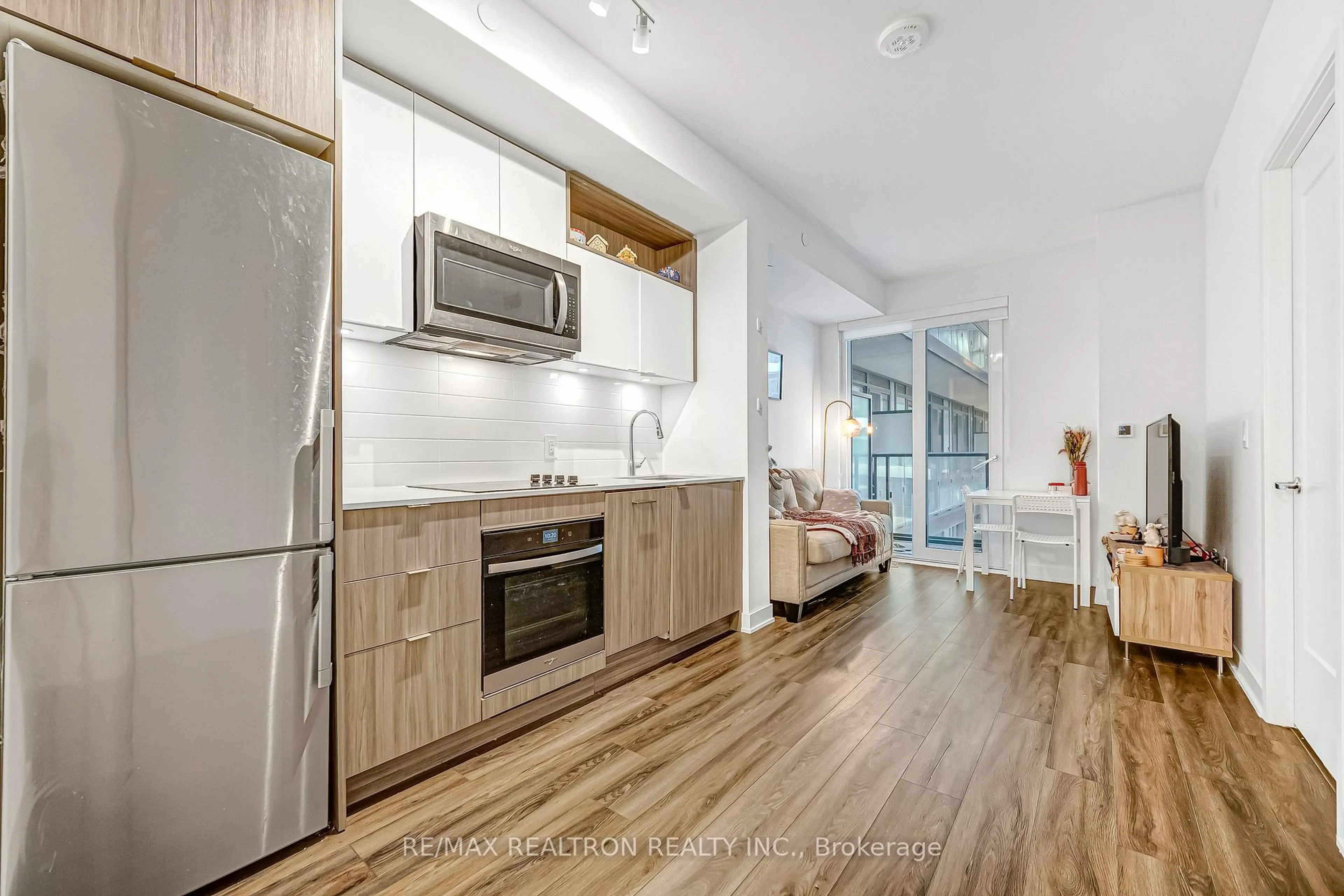 Open concept kitchen, unknown for 135 Lower Sherbourne St, Toronto Ontario M5A 1Y4