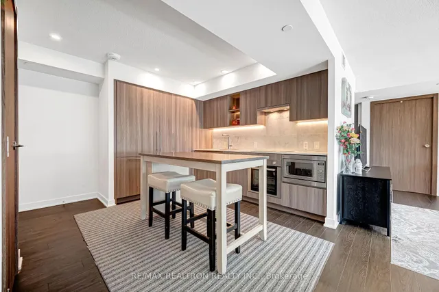19 Bathurst St #811, Toronto 3