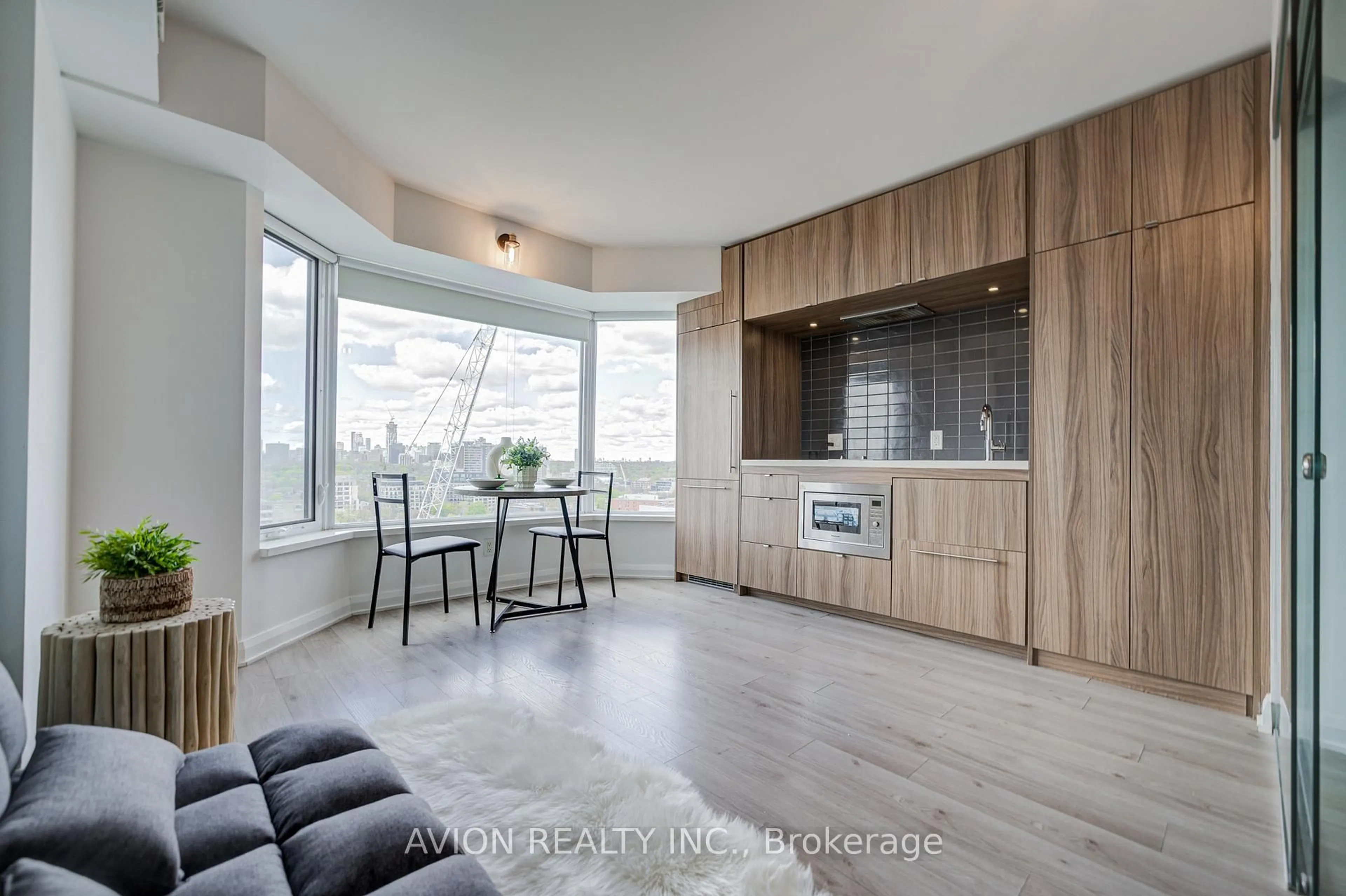 Open concept kitchen, unknown for 155 Yorkville Ave #1920, Toronto Ontario M5R 0B4