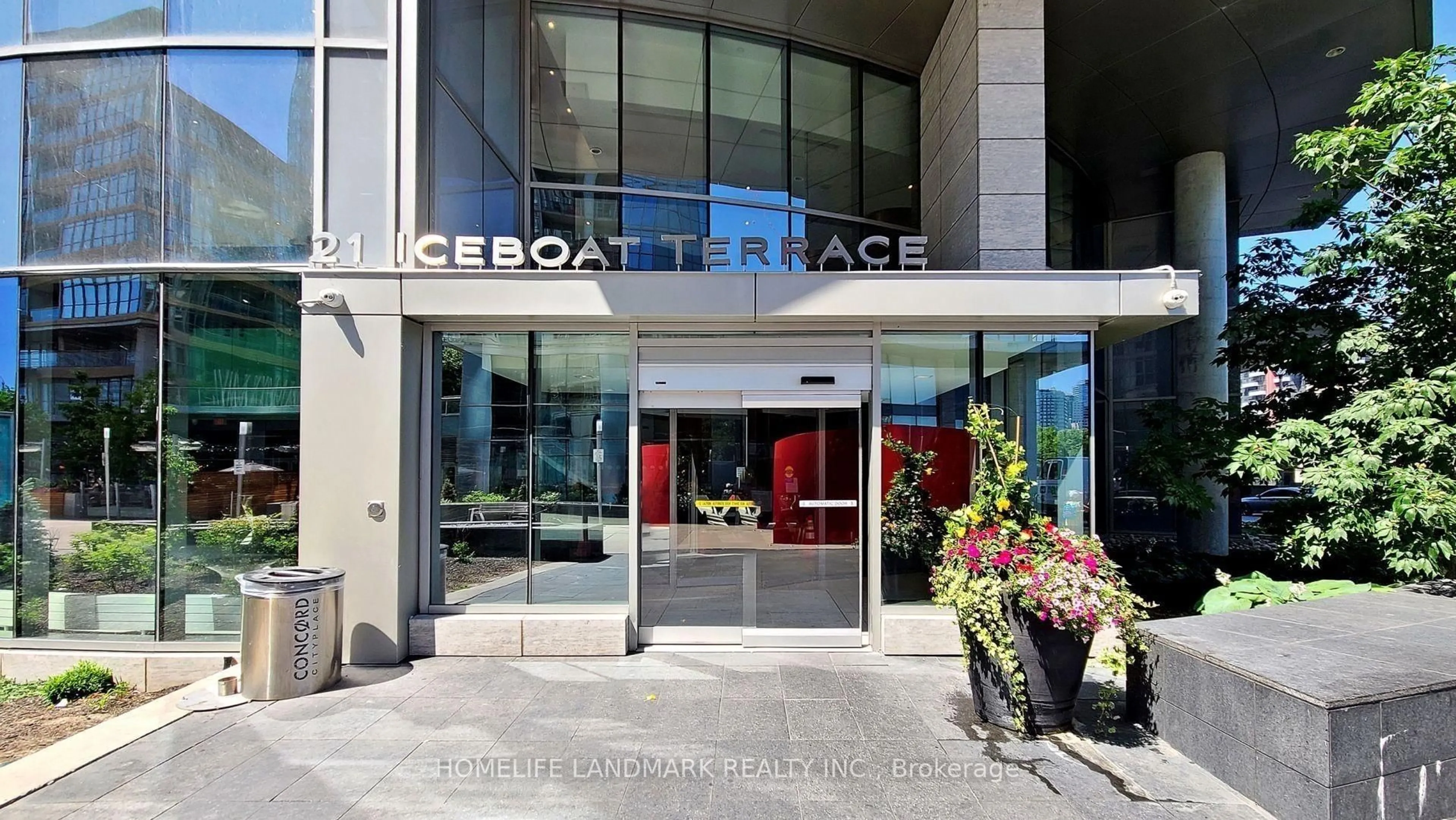 Indoor foyer for 21 Iceboat Terr #4911, Toronto Ontario M5V 4A9