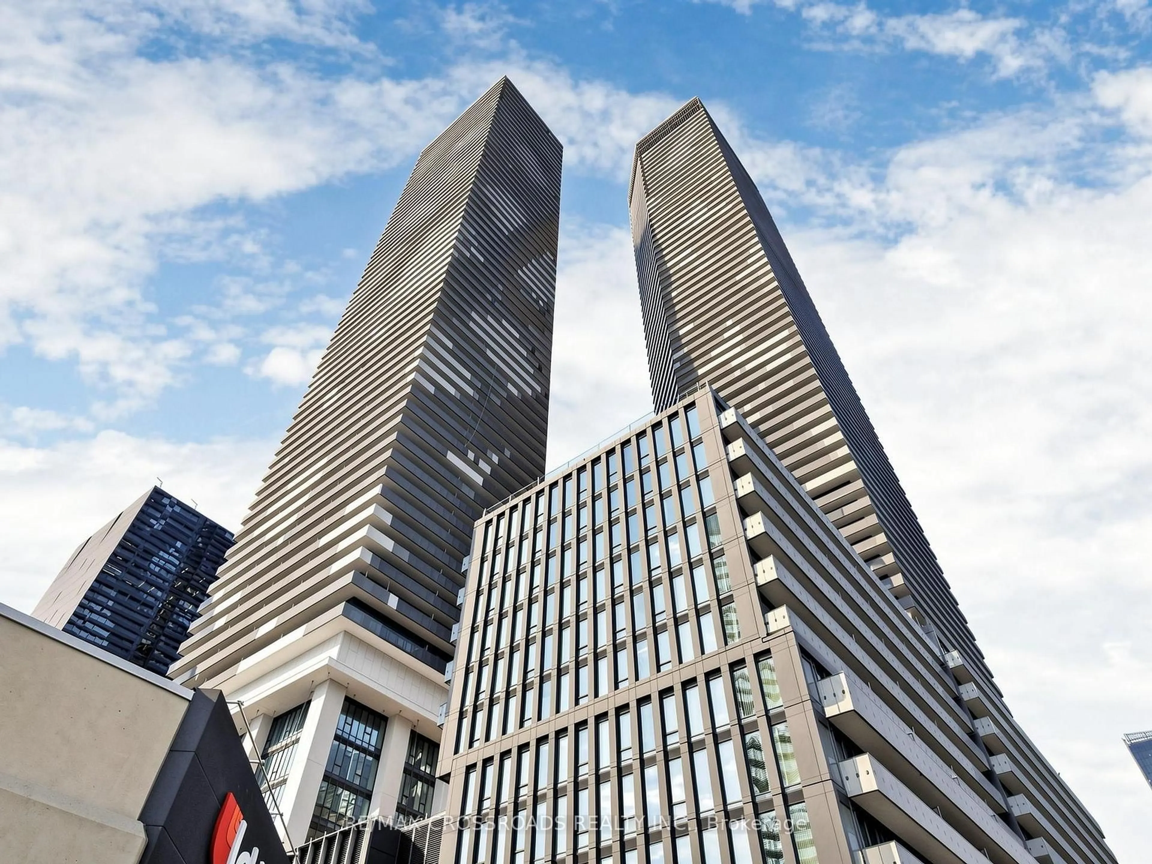 Indoor foyer for 138 Downes St #3511, Toronto Ontario M5E 0E4
