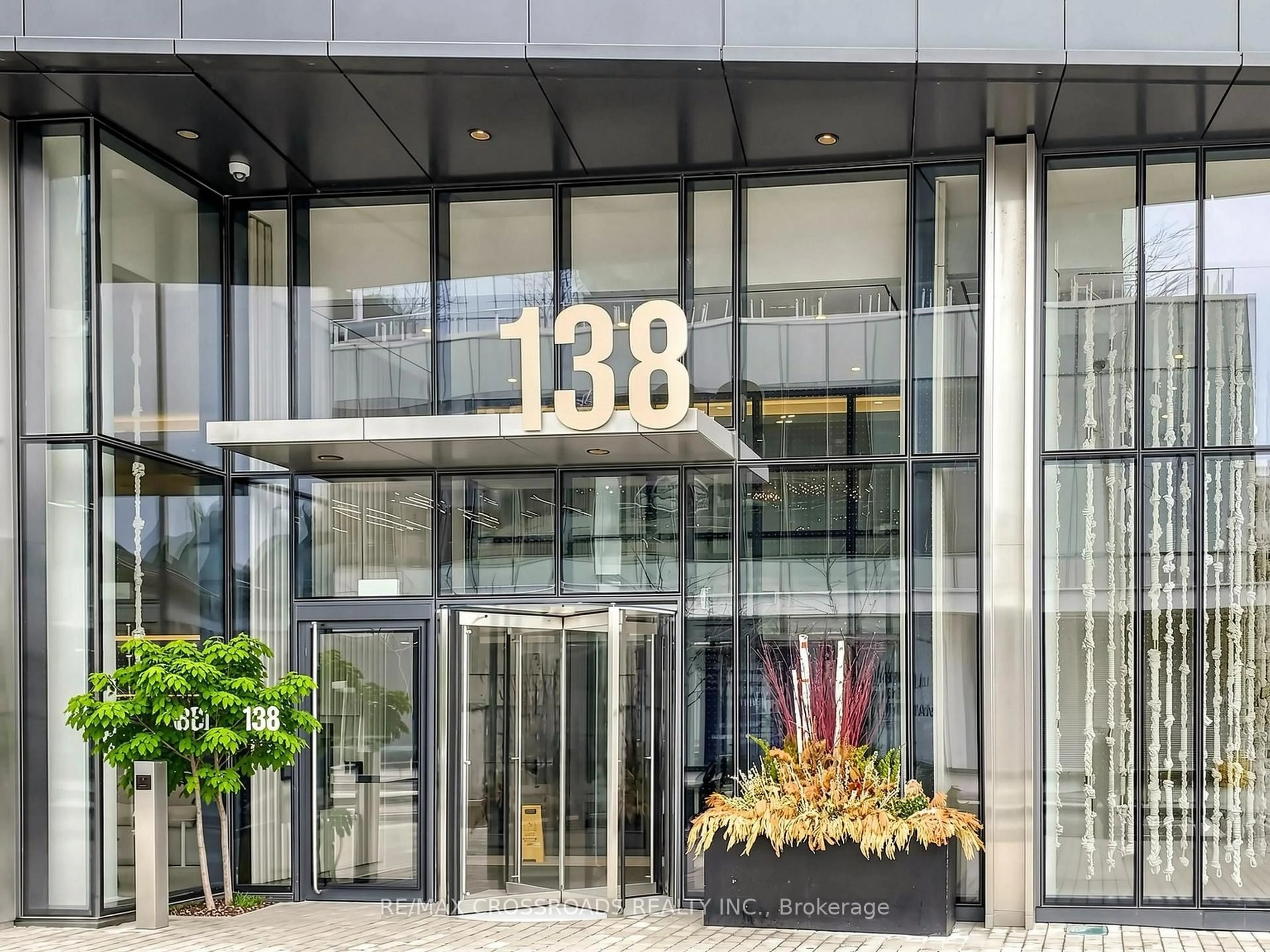 Indoor foyer for 138 Downes St #3511, Toronto Ontario M5E 0E4
