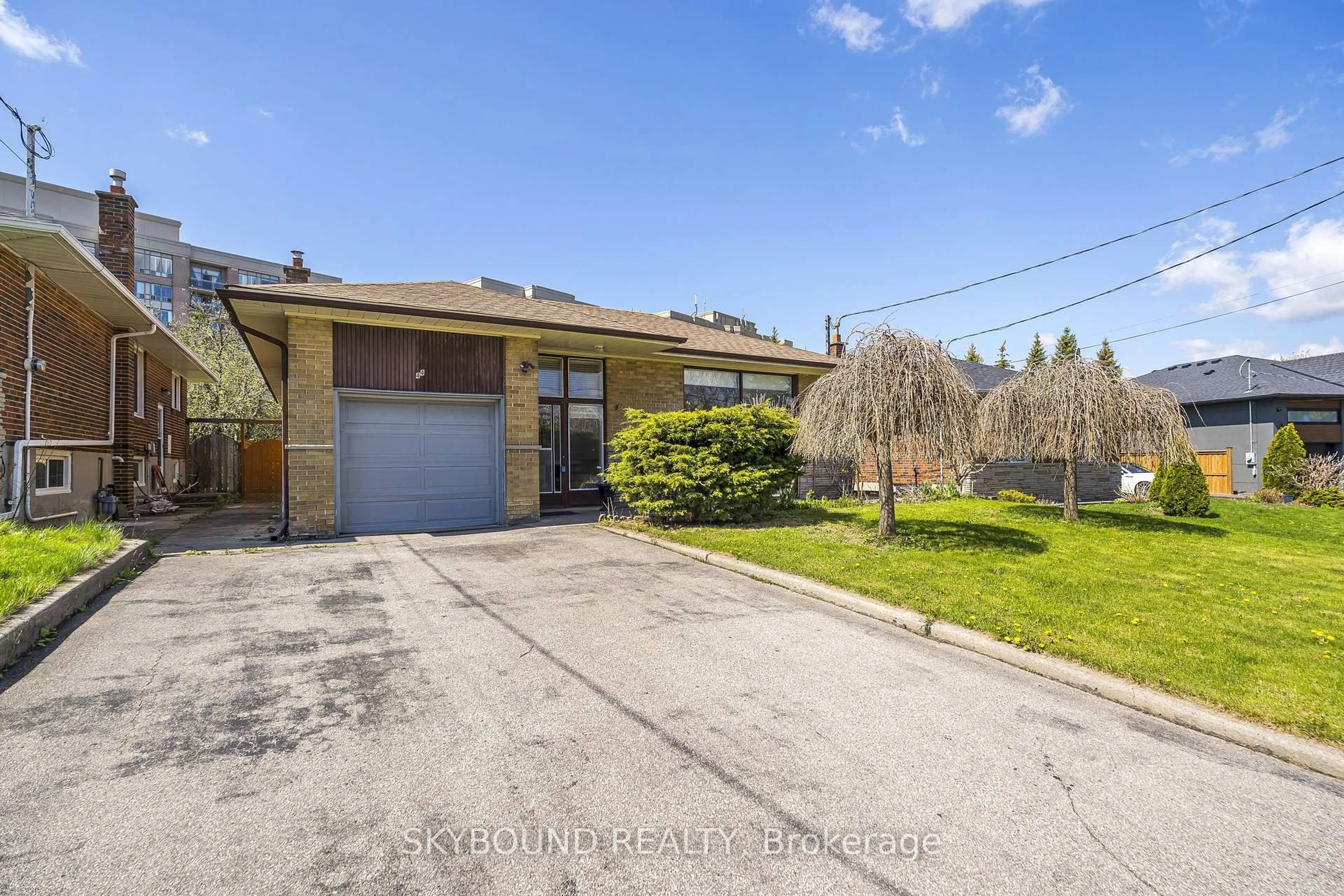 A pic from outside/outdoor area/front of a property/back of a property/a pic from drone, street for 44 Tinder Cres, Toronto Ontario M4A 1L3