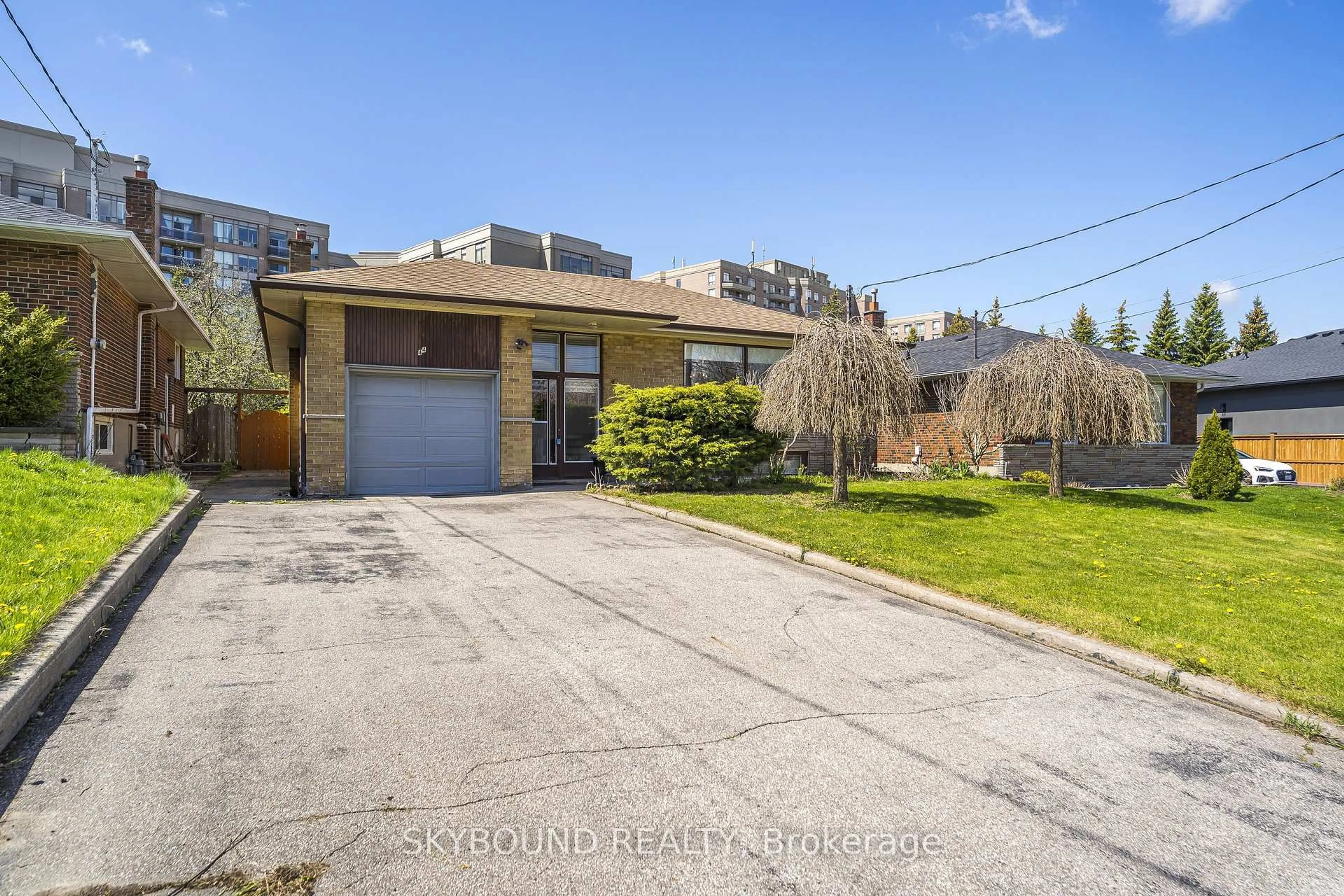 A pic from outside/outdoor area/front of a property/back of a property/a pic from drone, street for 44 Tinder Cres, Toronto Ontario M4A 1L3