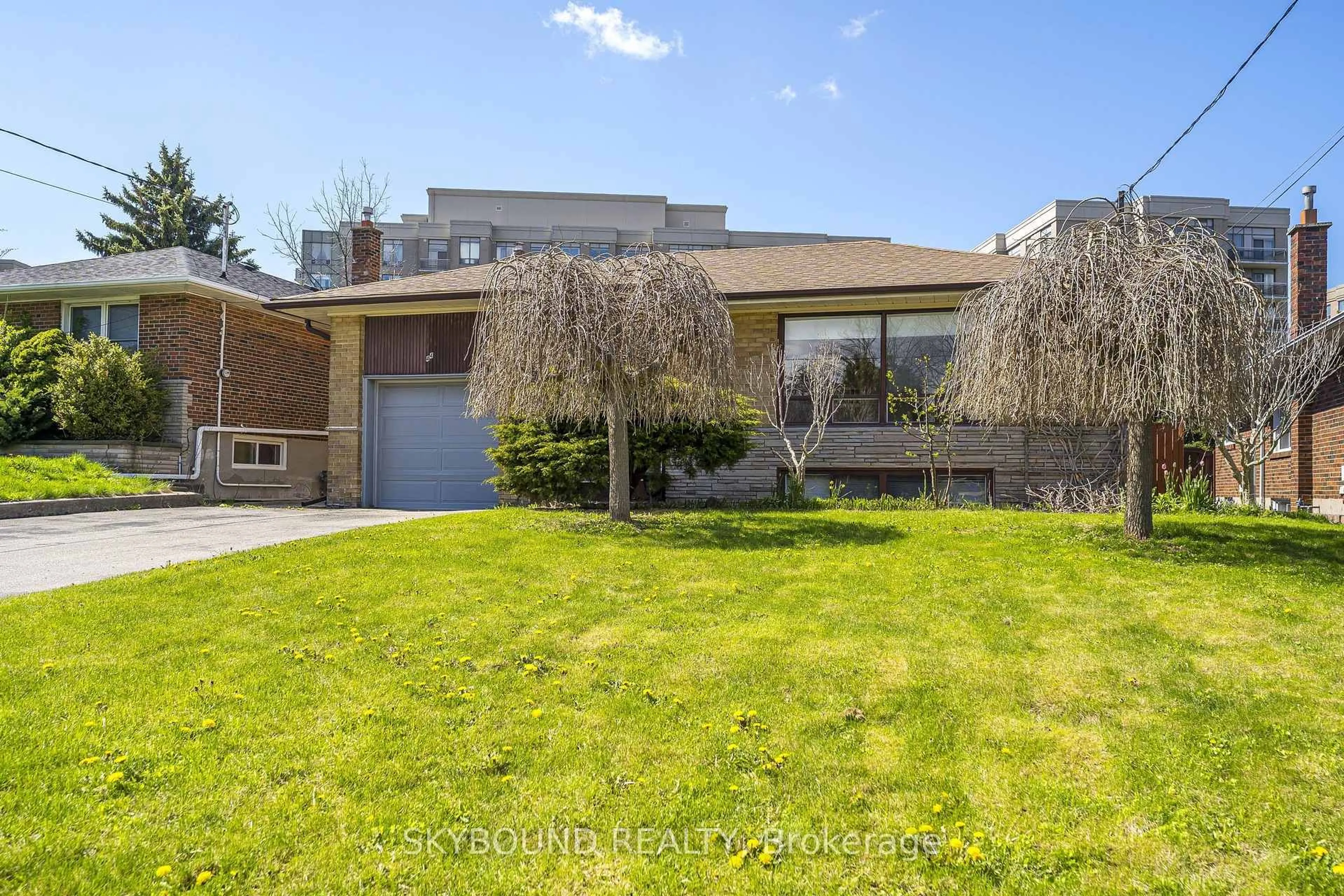 A pic from outside/outdoor area/front of a property/back of a property/a pic from drone, street for 44 Tinder Cres, Toronto Ontario M4A 1L3