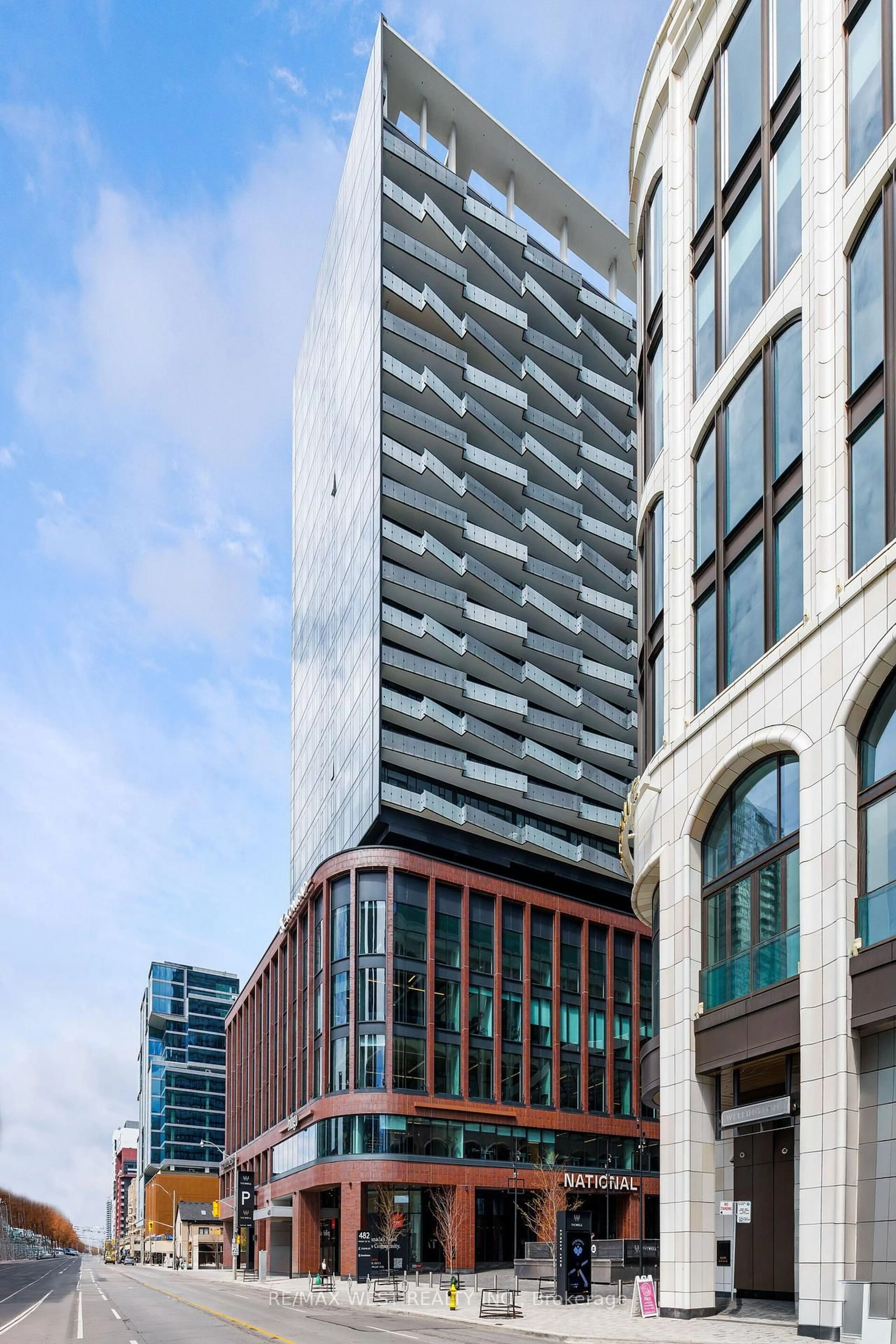 Indoor foyer for 480 Front St #GPH2, Toronto Ontario M5V 0V5