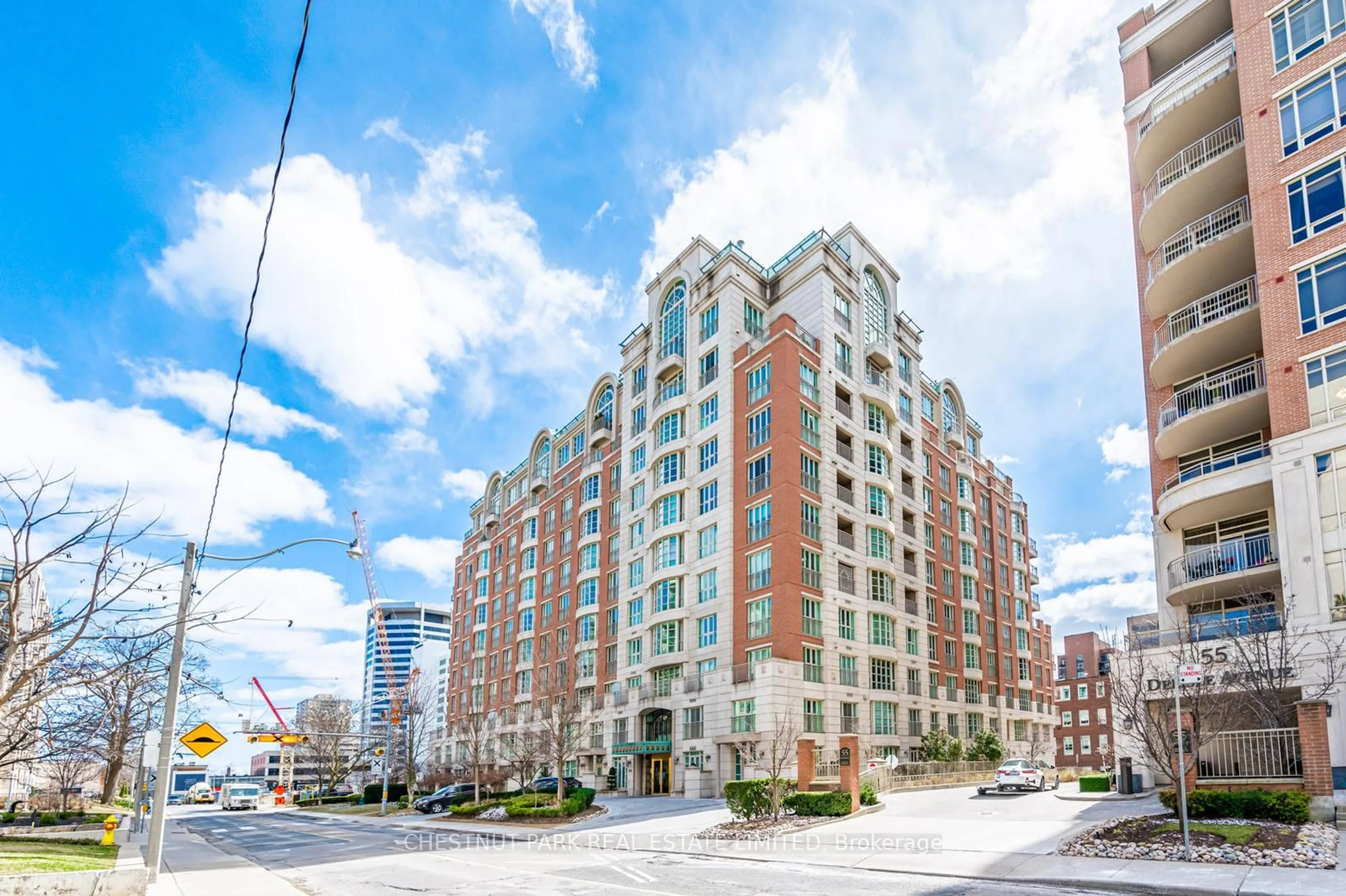Patio, building for 33 Delisle Ave #705, Toronto Ontario M4V 3C7