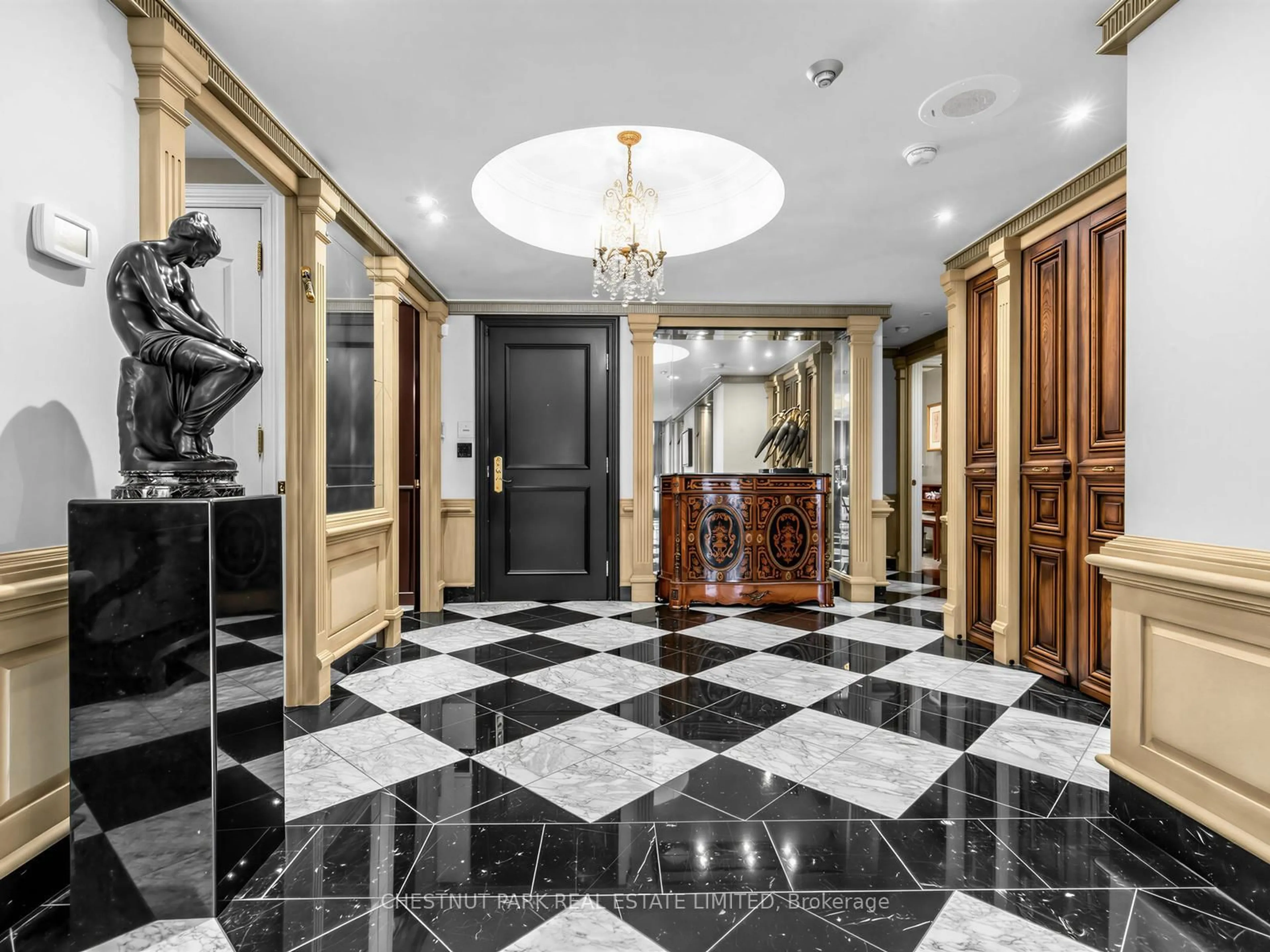 Indoor foyer for 33 Delisle Ave #705, Toronto Ontario M4V 3C7