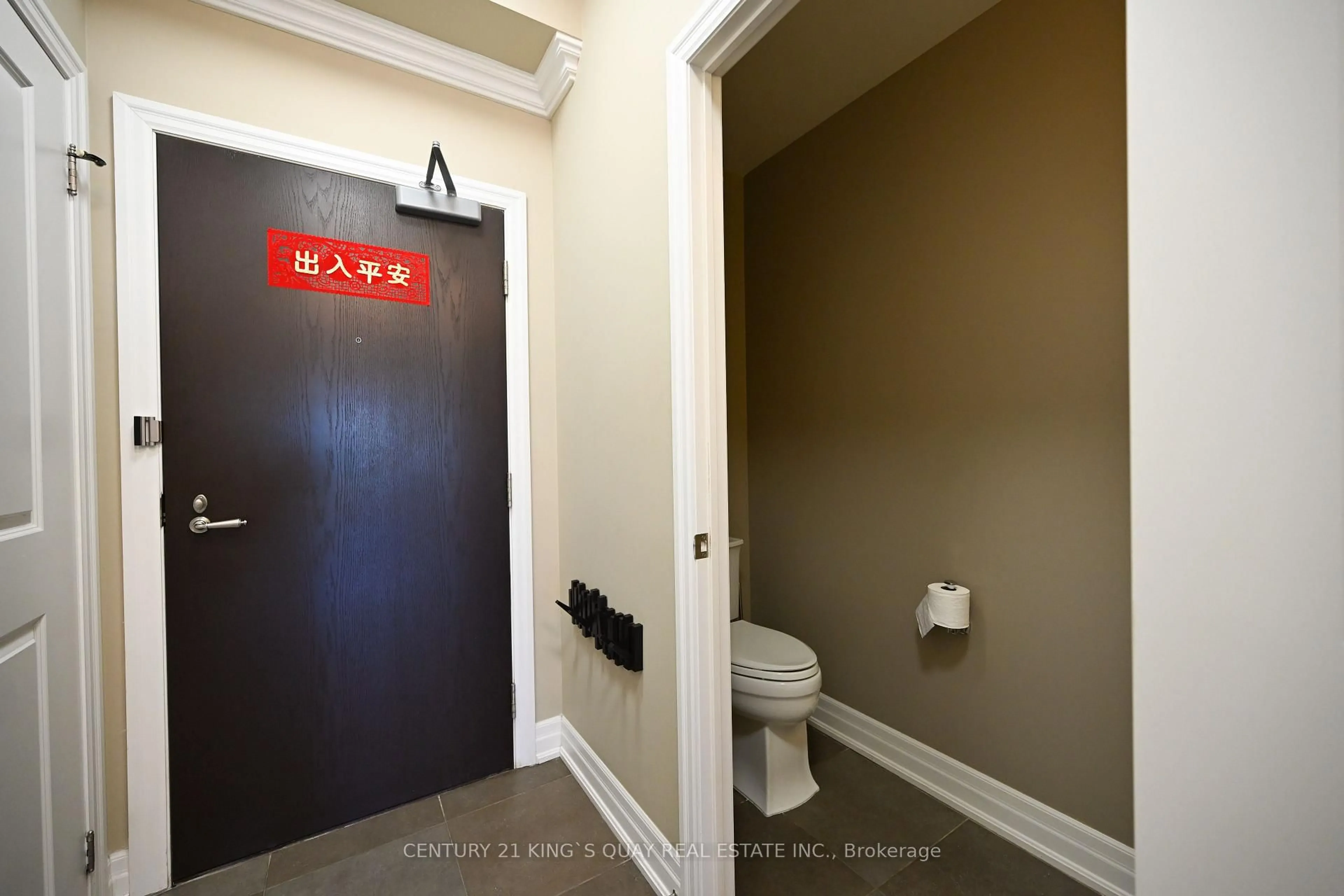 Indoor entryway for 23 Rean Dr #305, Toronto Ontario M2K 0A5