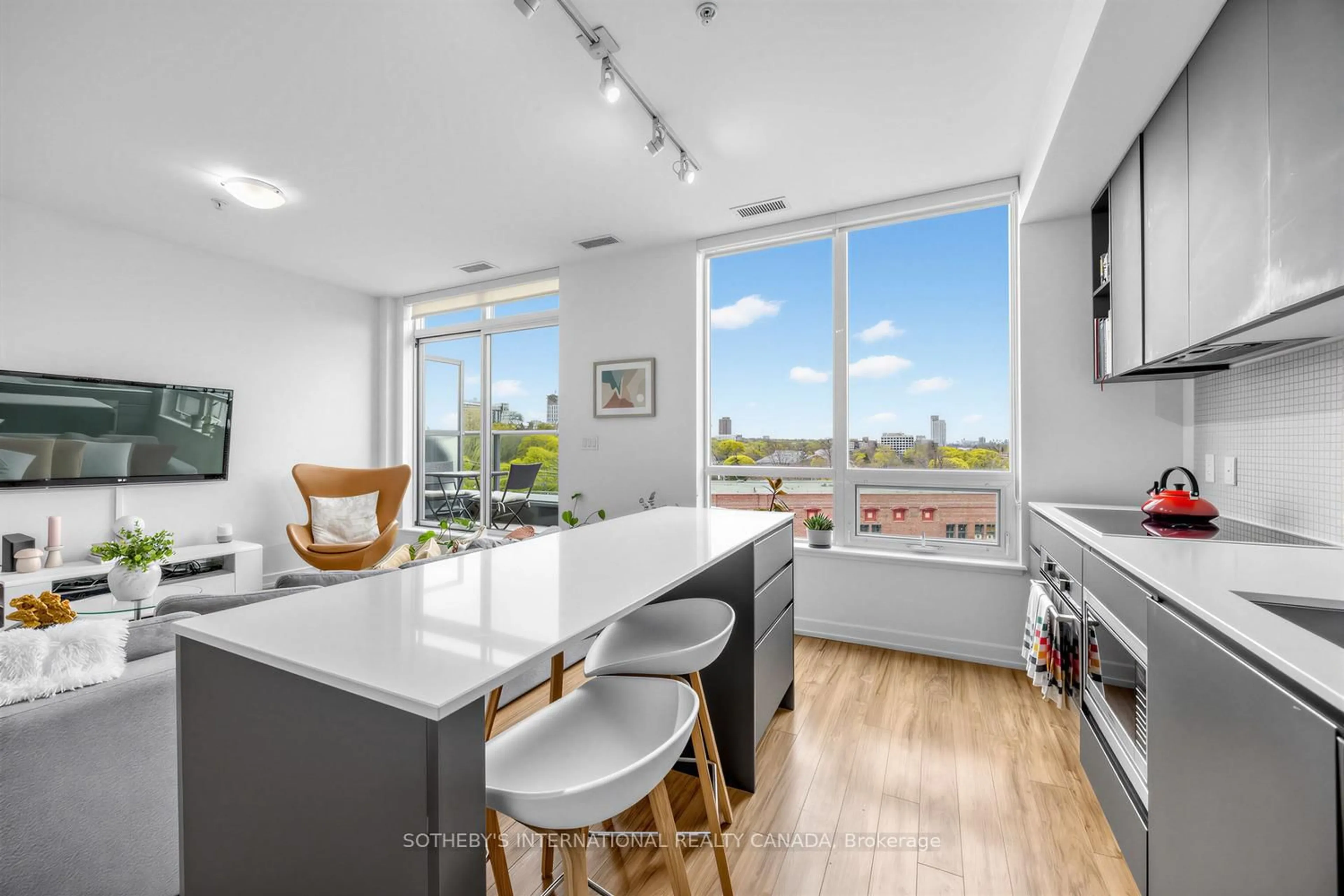 Open concept kitchen, unknown for 377 Madison Ave #714, Toronto Ontario M4V 2W7