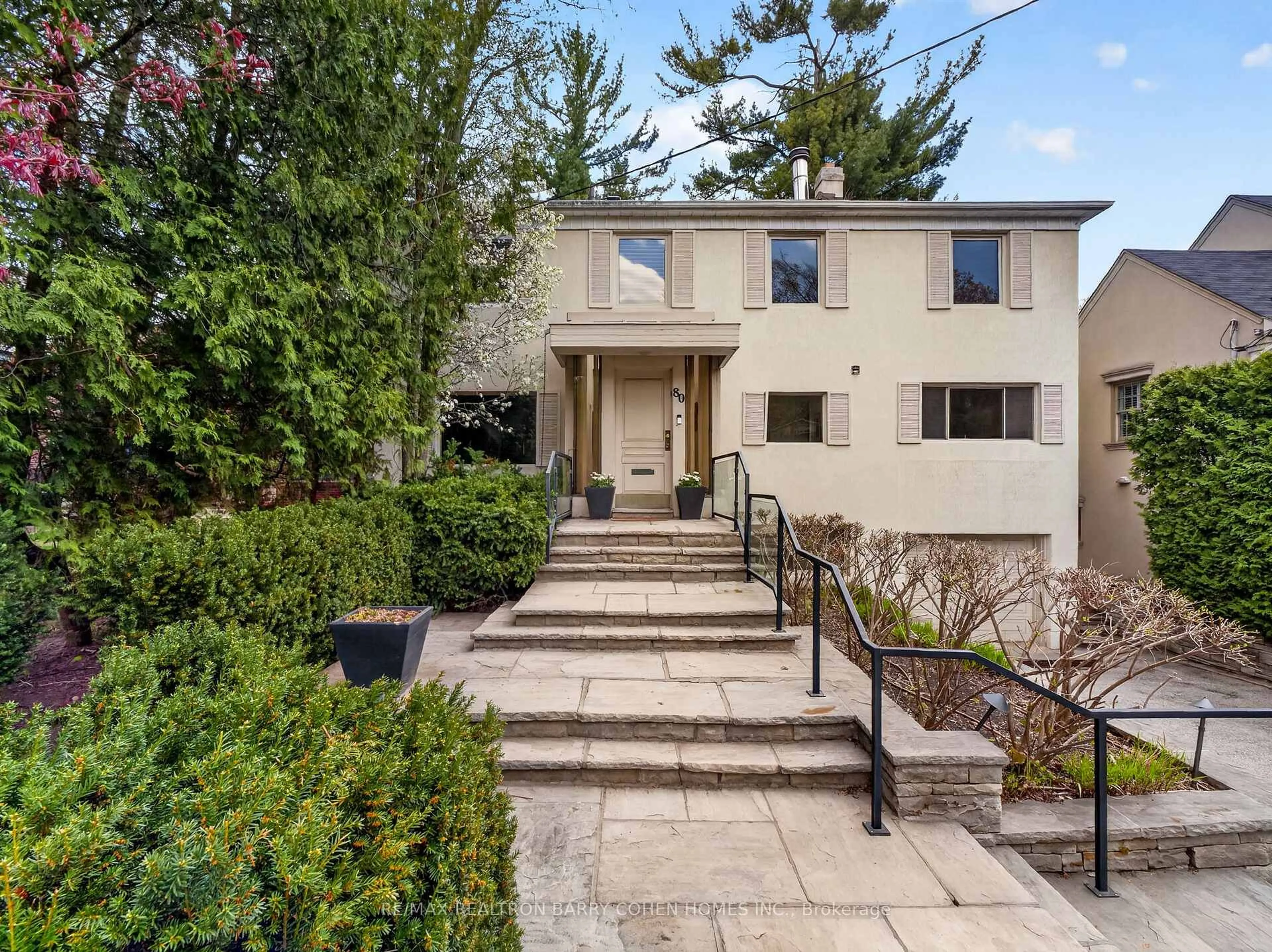Patio, street for 80 Donwoods Dr, Toronto Ontario M4N 2G5