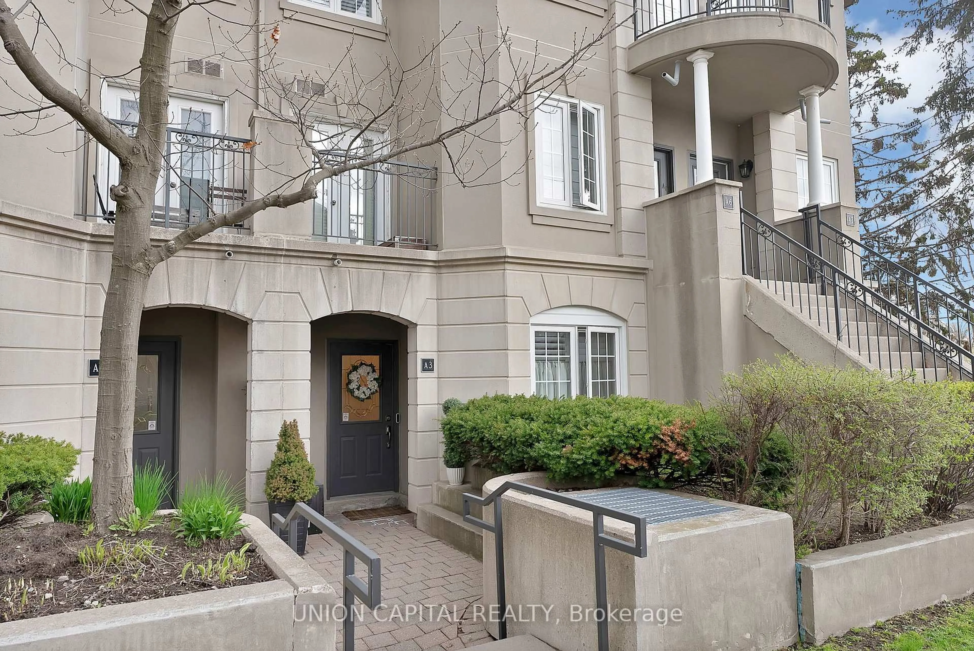 Indoor entryway for 108 Finch Ave #A3, Toronto Ontario M2N 6W6