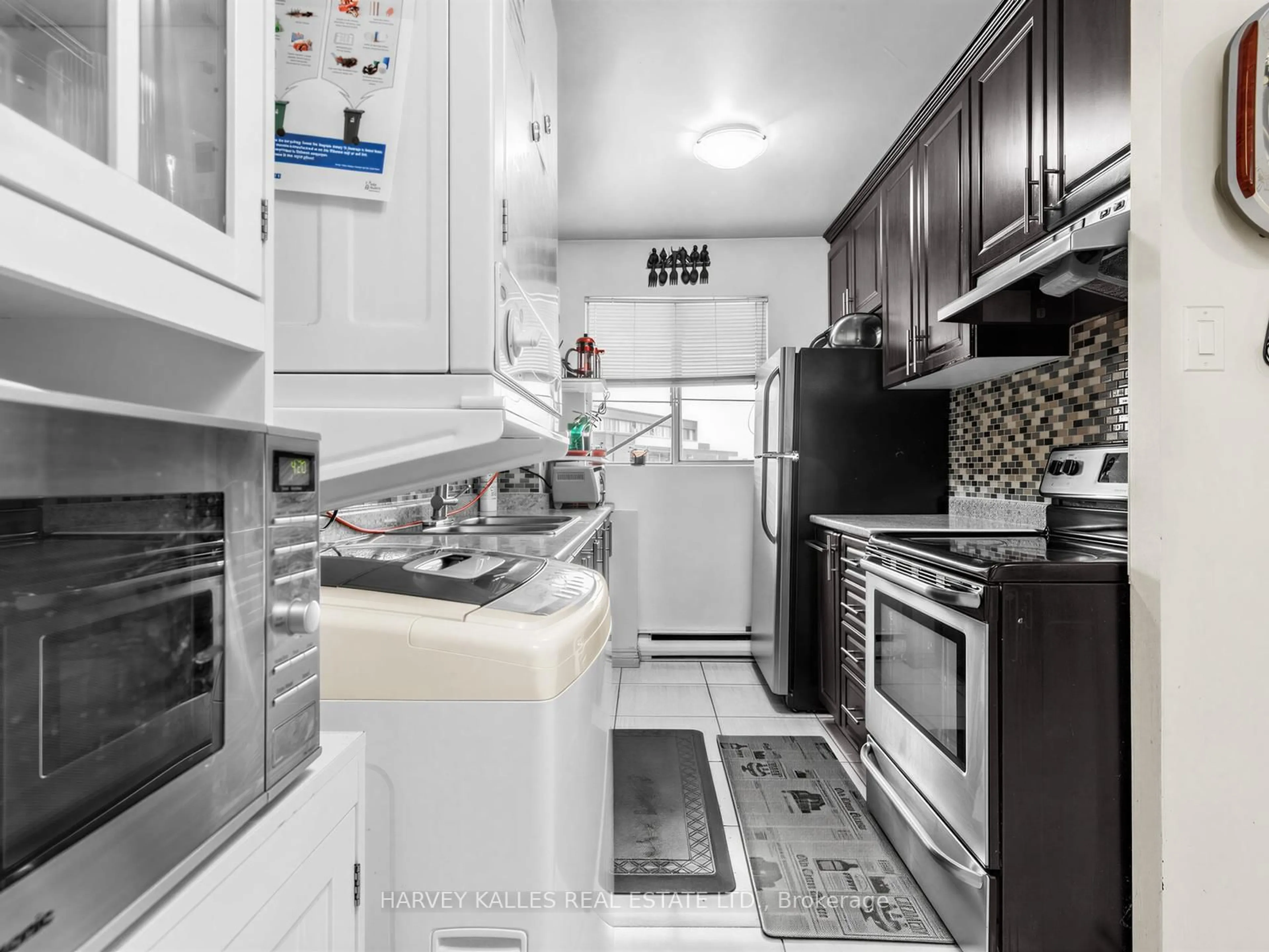 Standard kitchen, ceramic/tile floor for 55 Sunny Glwy #310, Toronto Ontario M3C 2Z5