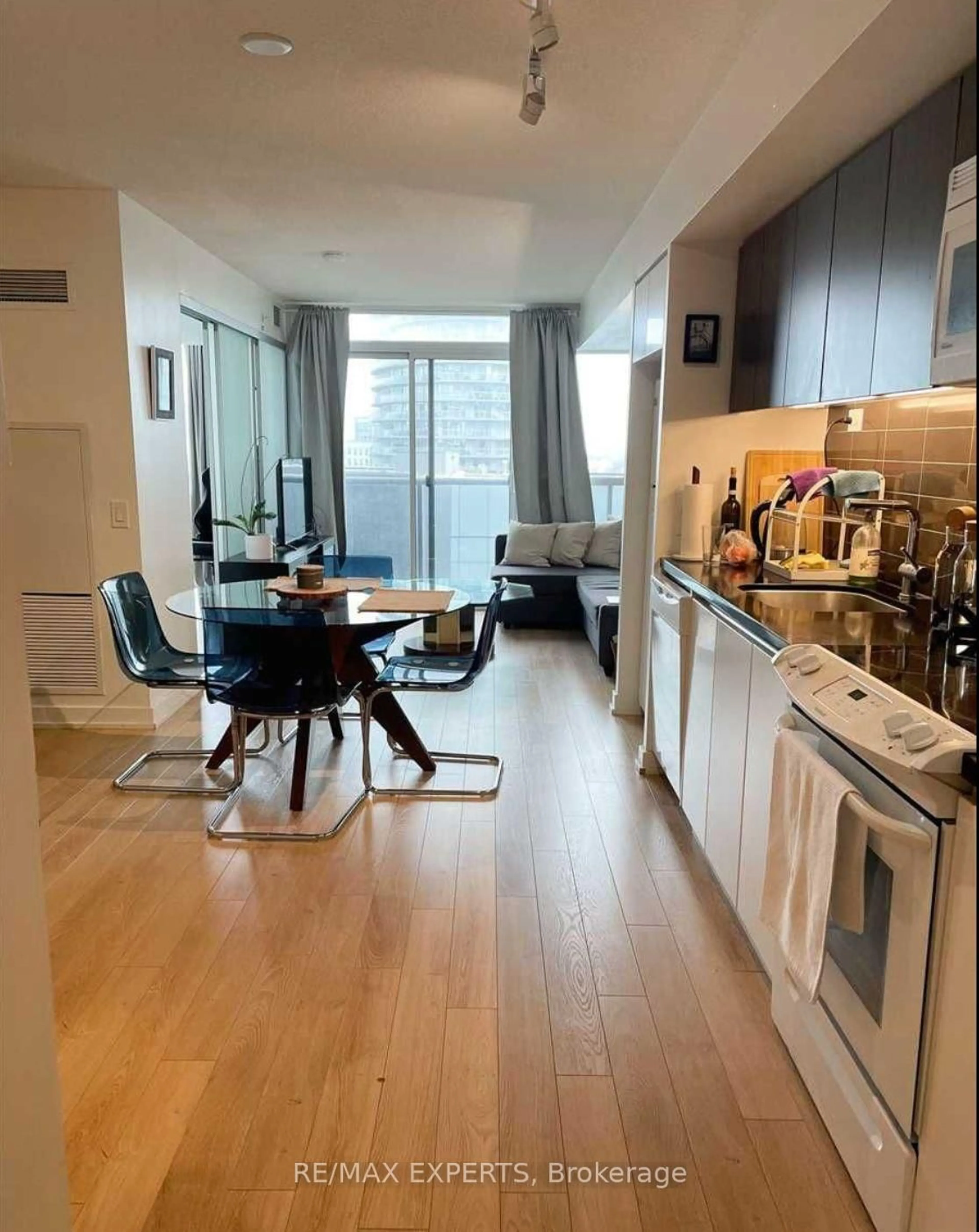 A pic of a room for 85 Queens Wharf Rd #805, Toronto Ontario M5V 0J9