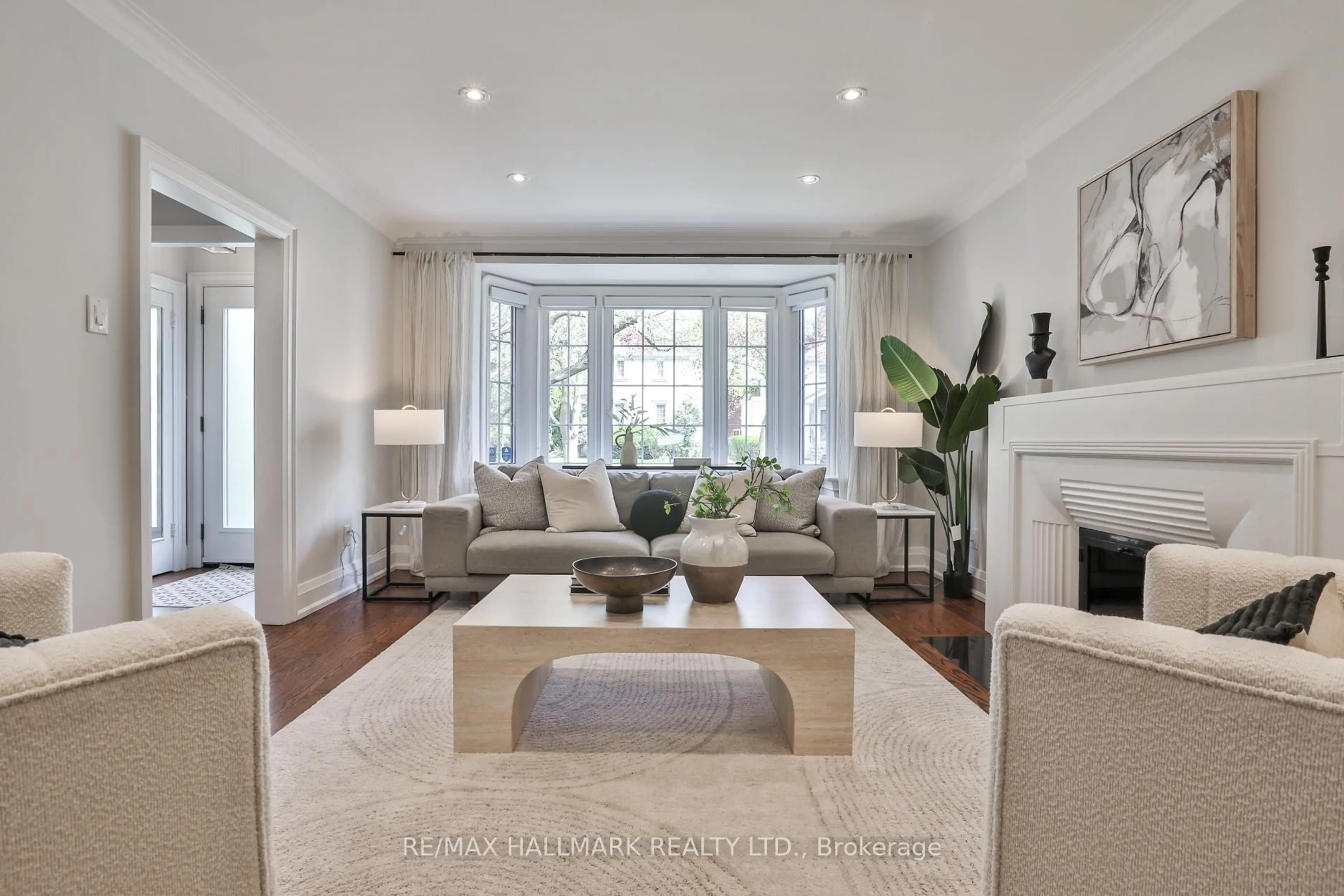 Living room with furniture, unknown for 129 Elm Ridge Dr, Toronto Ontario M6B 1A6