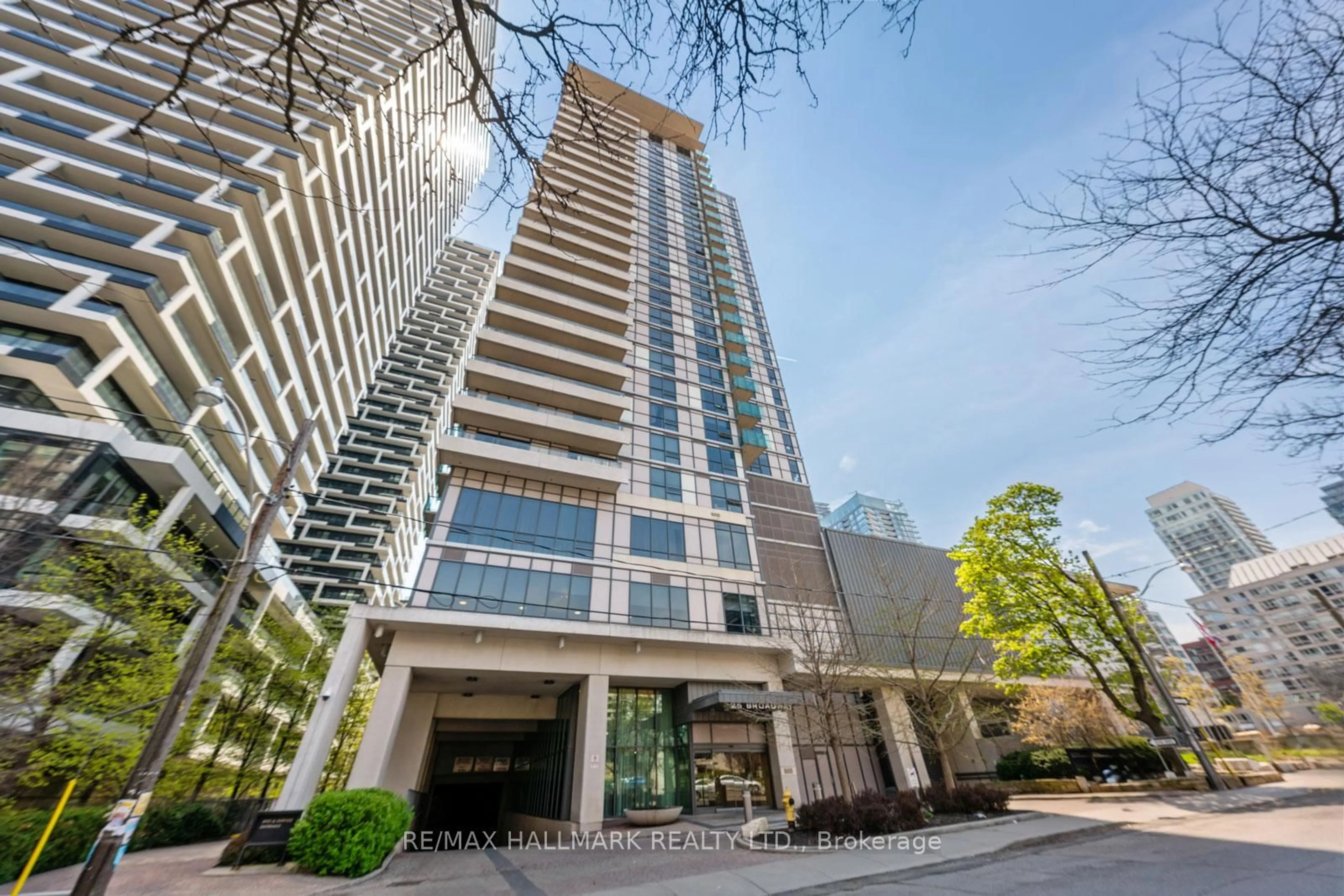 Indoor foyer for 25 Broadway Ave #1410, Toronto Ontario M4P 1T7