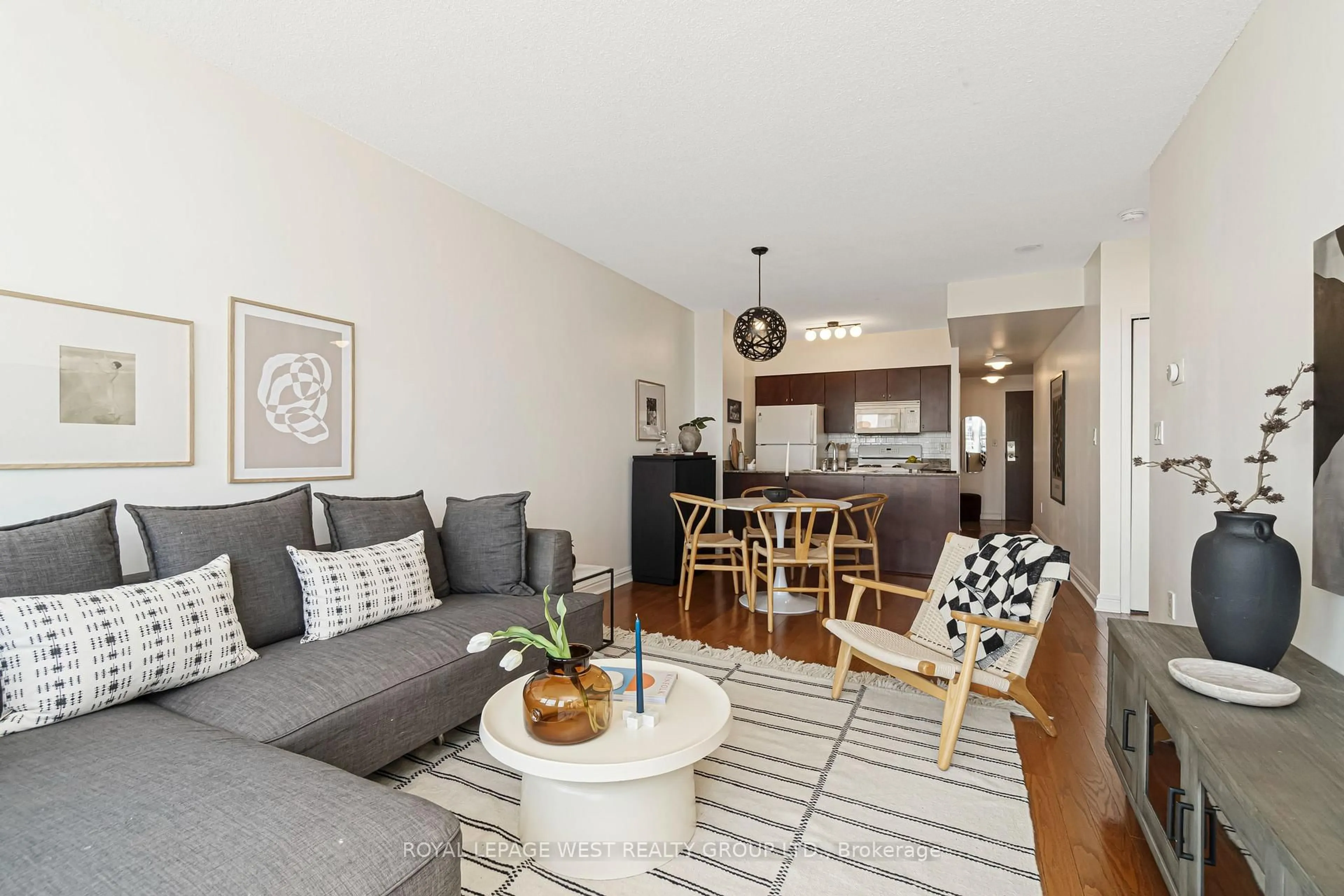 Living room with furniture, unknown for 35 Mariner Terr ##1510, Toronto Ontario M5V 3V9