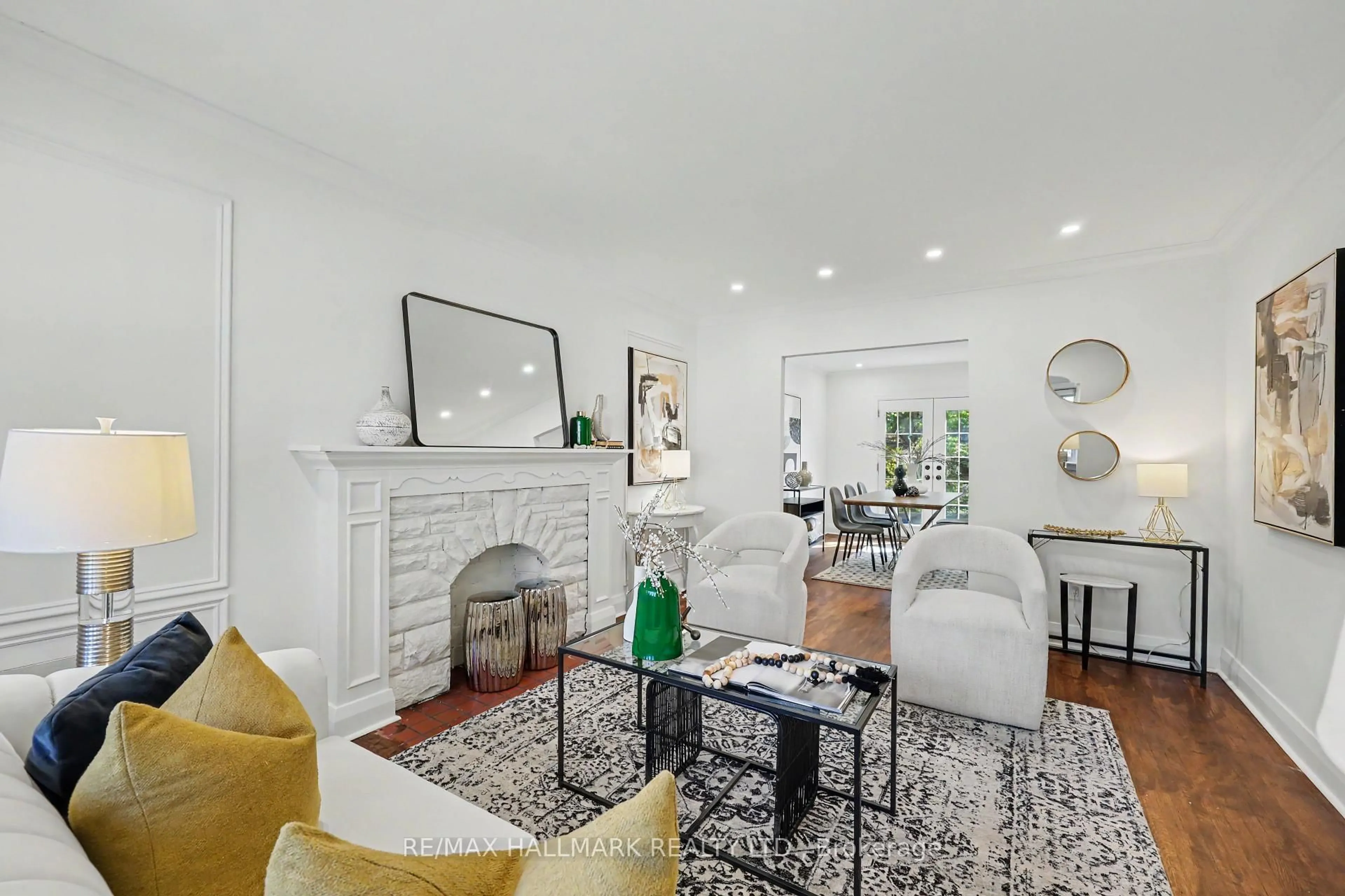 Living room with furniture, unknown for 67 Gilgorm Rd, Toronto Ontario M5N 2M4